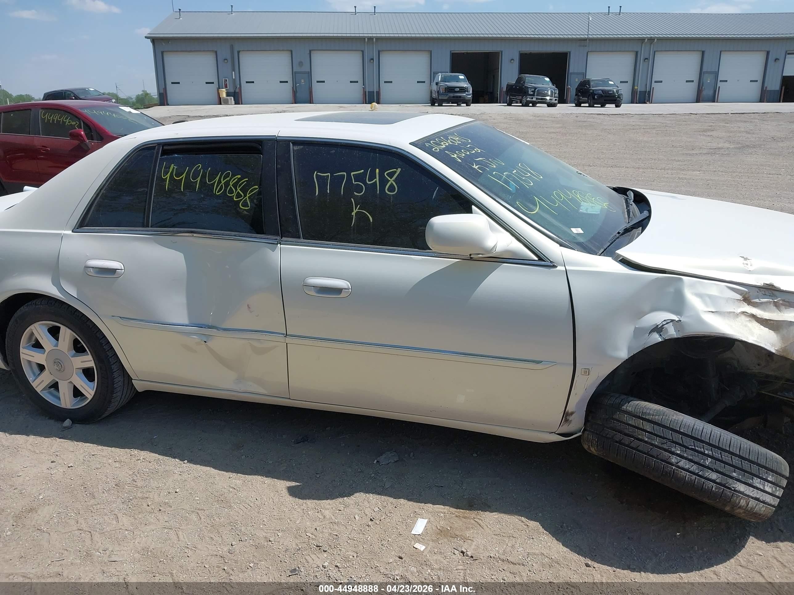 2007 Cadillac Dts   White vin: 1G6KD57Y47U177548