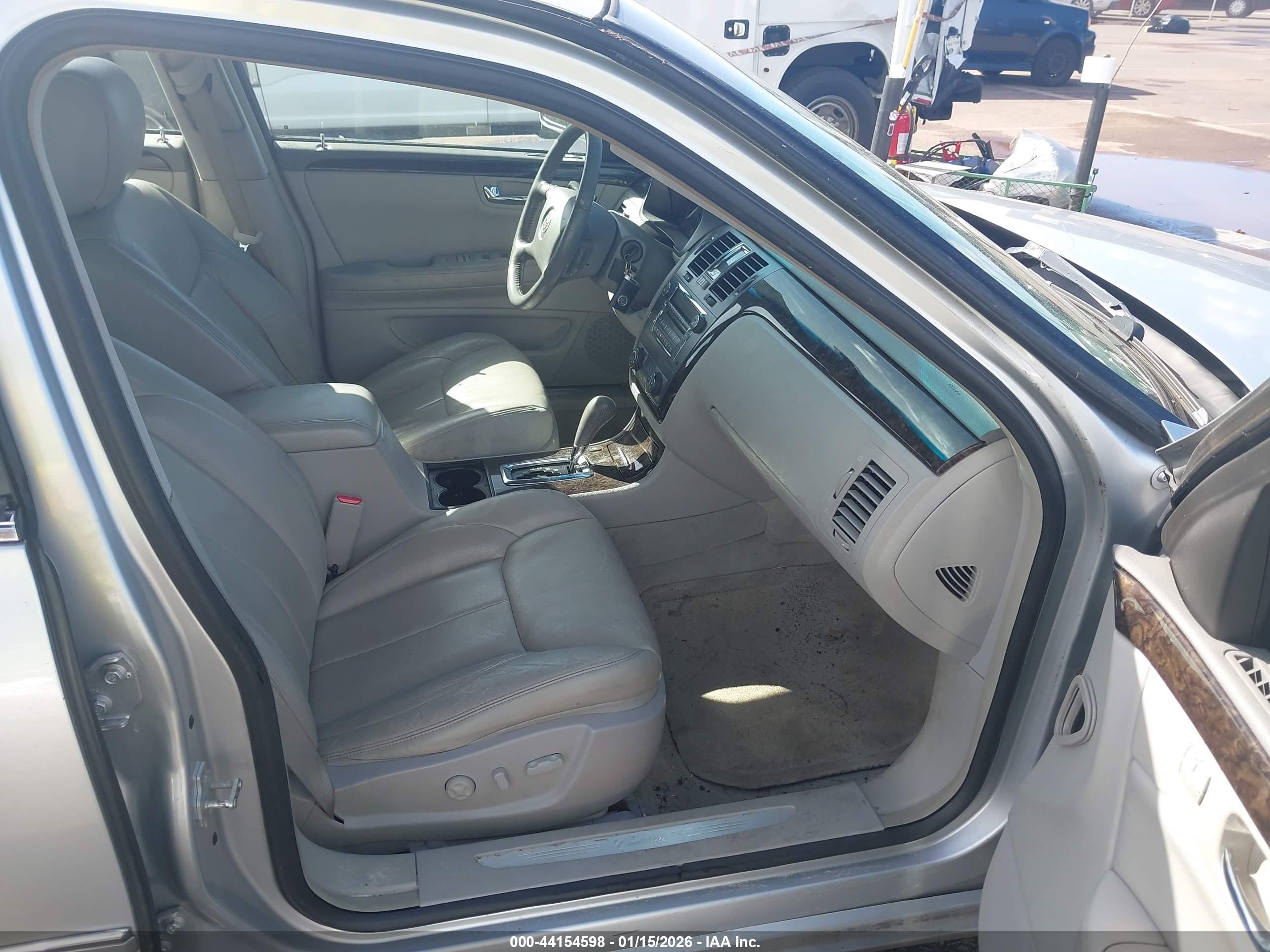 2009 Cadillac Dts 1sc Silver vin: 1G6KD57Y49U111360