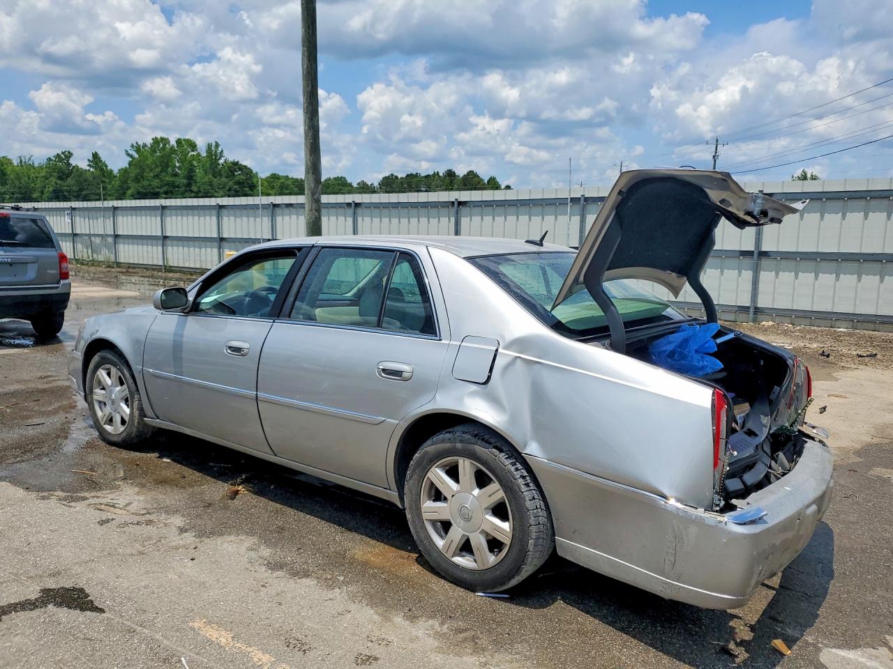 2007 Cadillac Dts Silver vin: 1G6KD57Y57U149497
