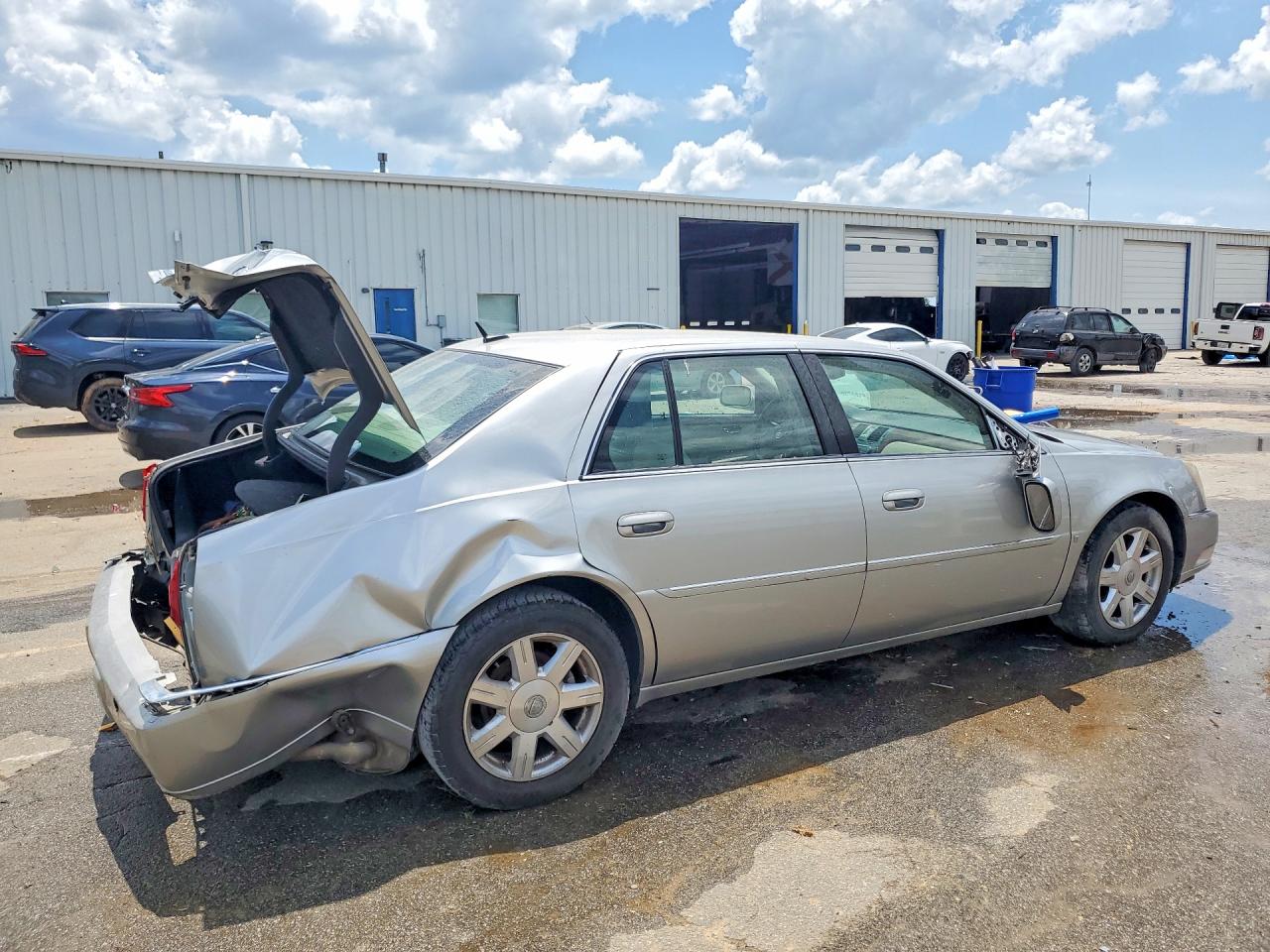 2007 Cadillac Dts Silver vin: 1G6KD57Y57U149497