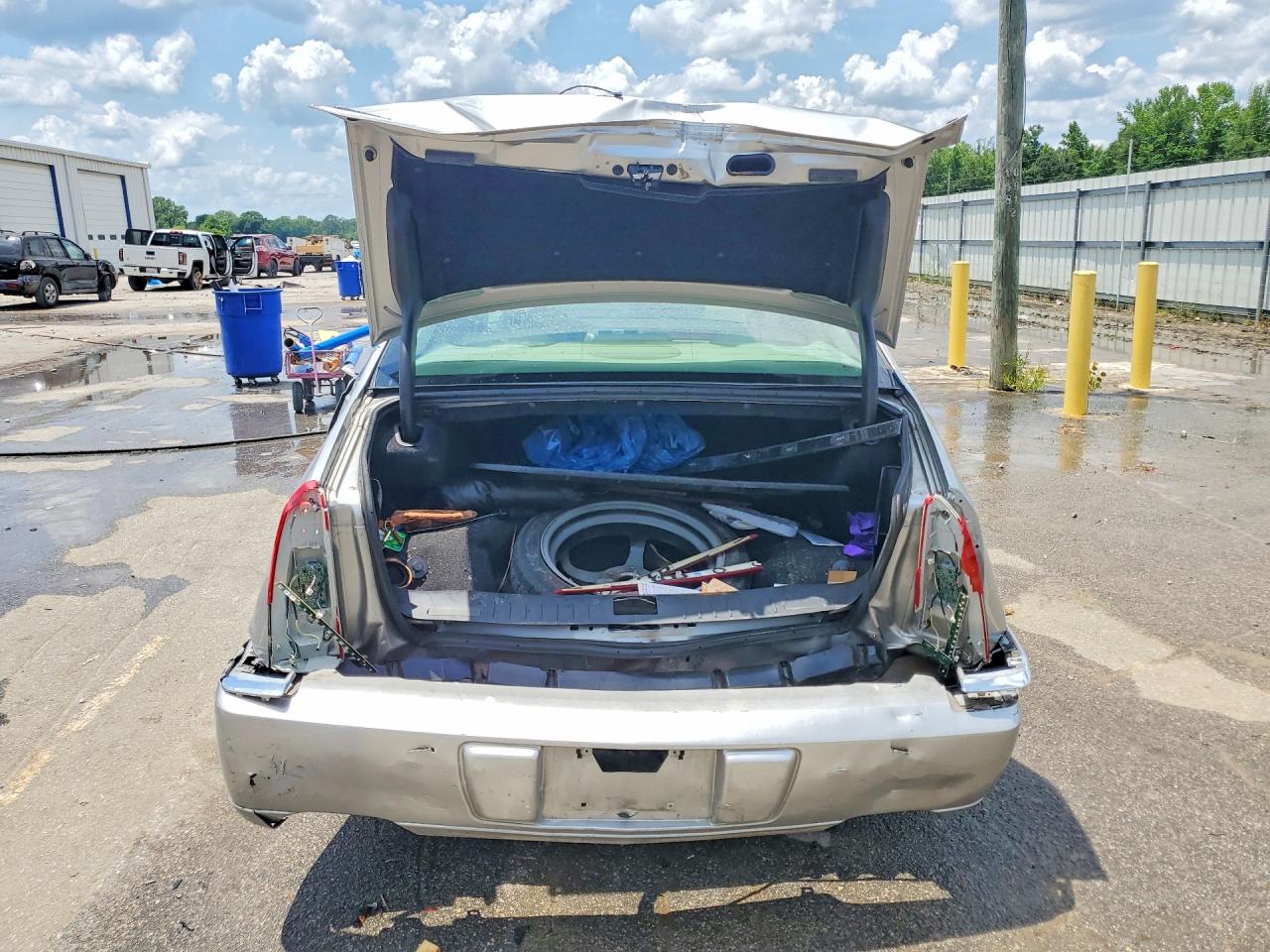 2007 Cadillac Dts Silver vin: 1G6KD57Y57U149497