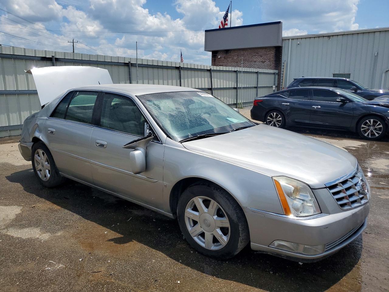 2007 Cadillac Dts Silver vin: 1G6KD57Y57U149497