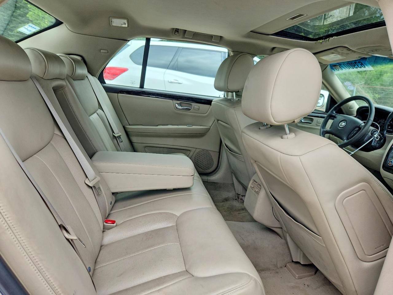 2008 Cadillac Dts White vin: 1G6KD57Y58U201163
