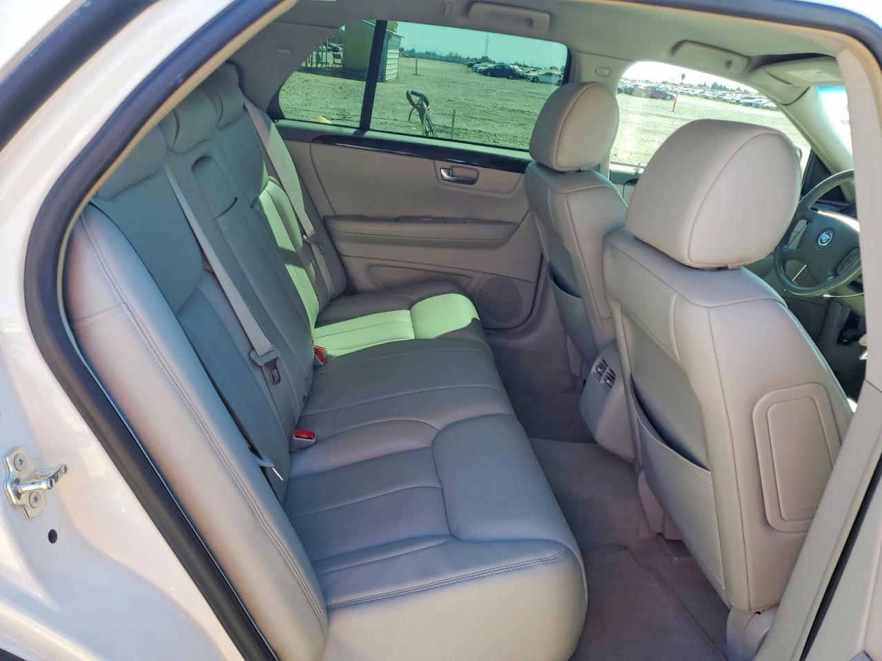 2008 Cadillac Dts White vin: 1G6KD57Y58U211160