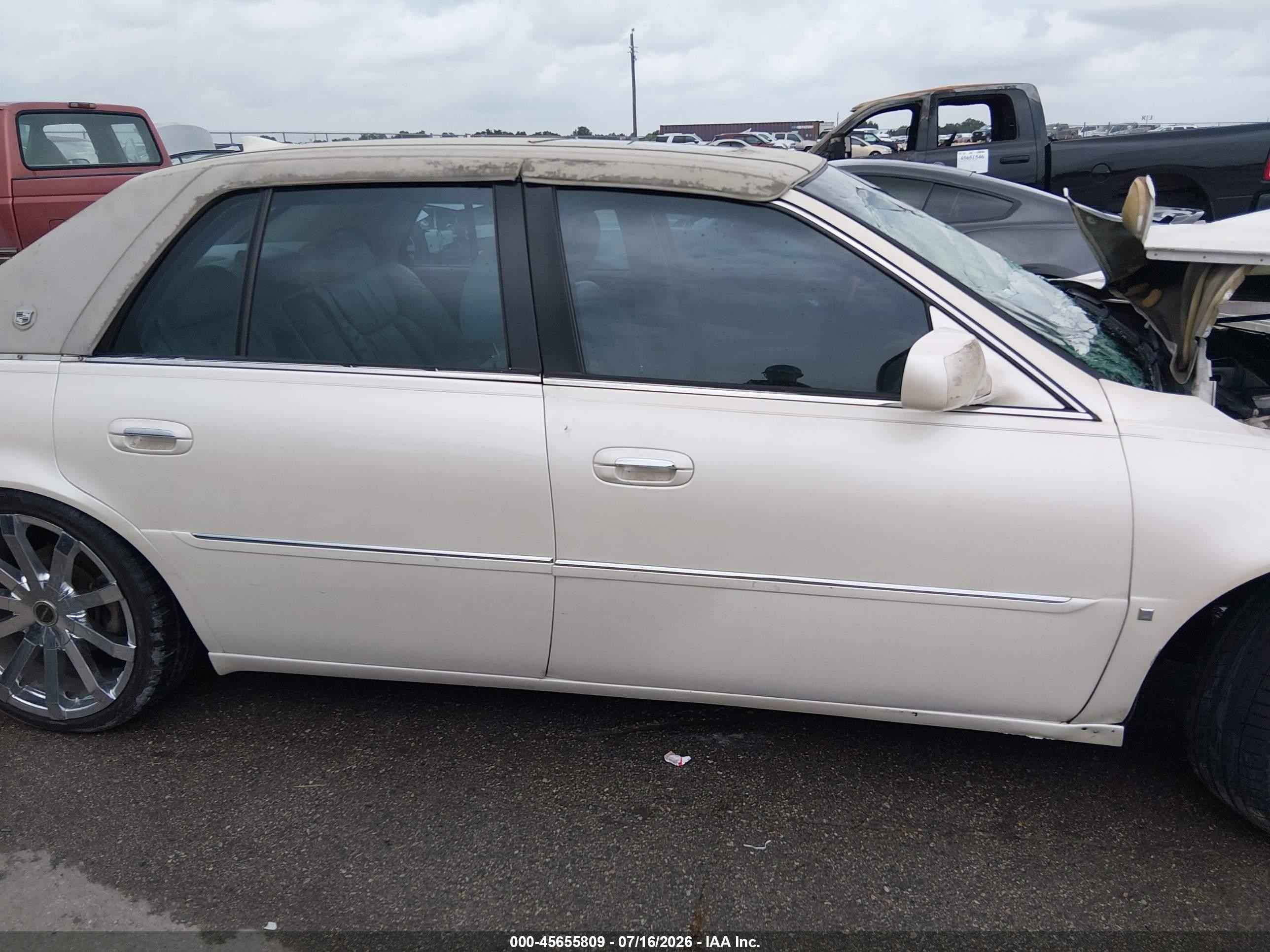 2009 Cadillac Dts 1sd White vin: 1G6KD57Y59U139975