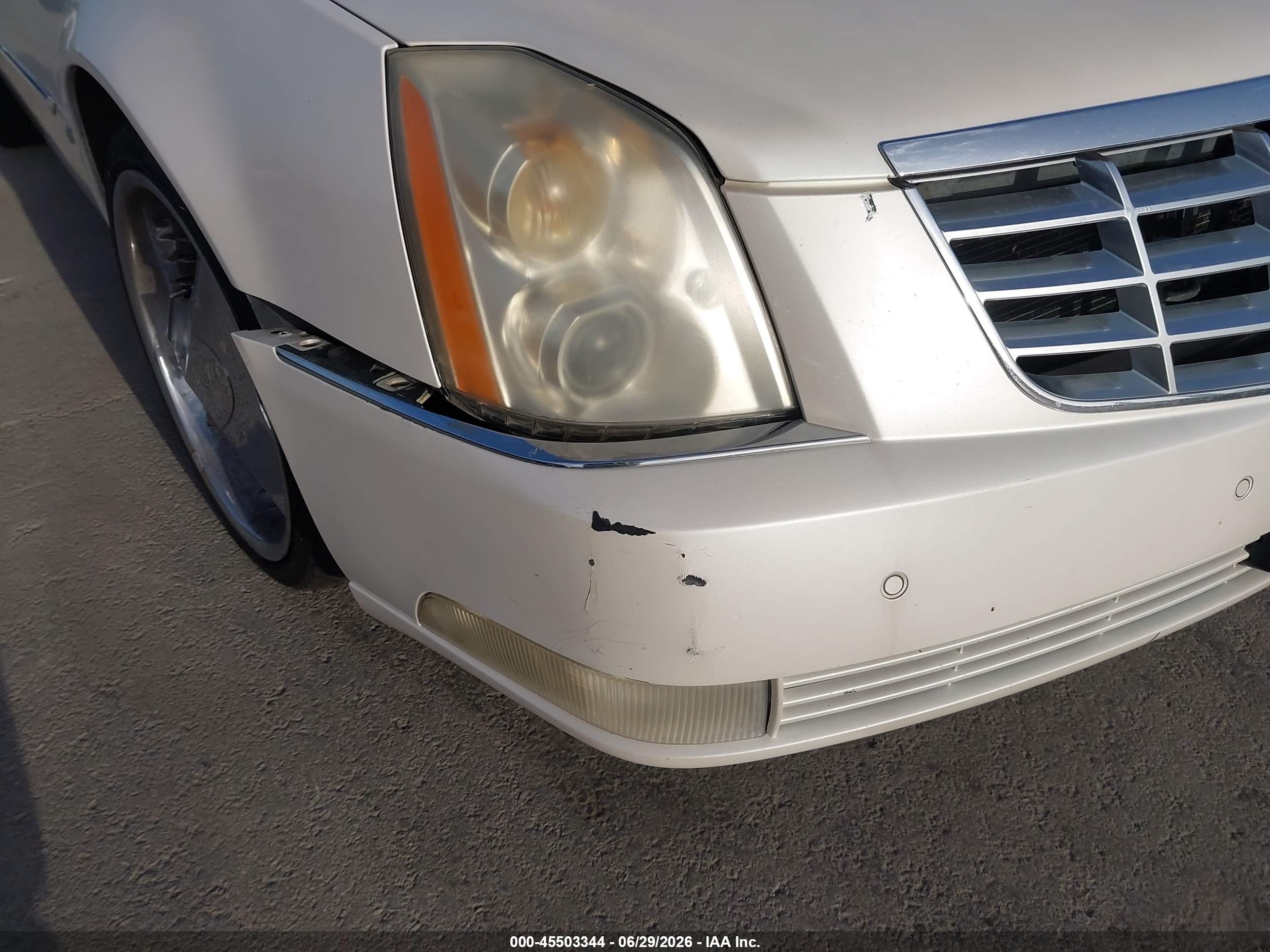 2008 Cadillac Dts 1sc White vin: 1G6KD57Y78U117751
