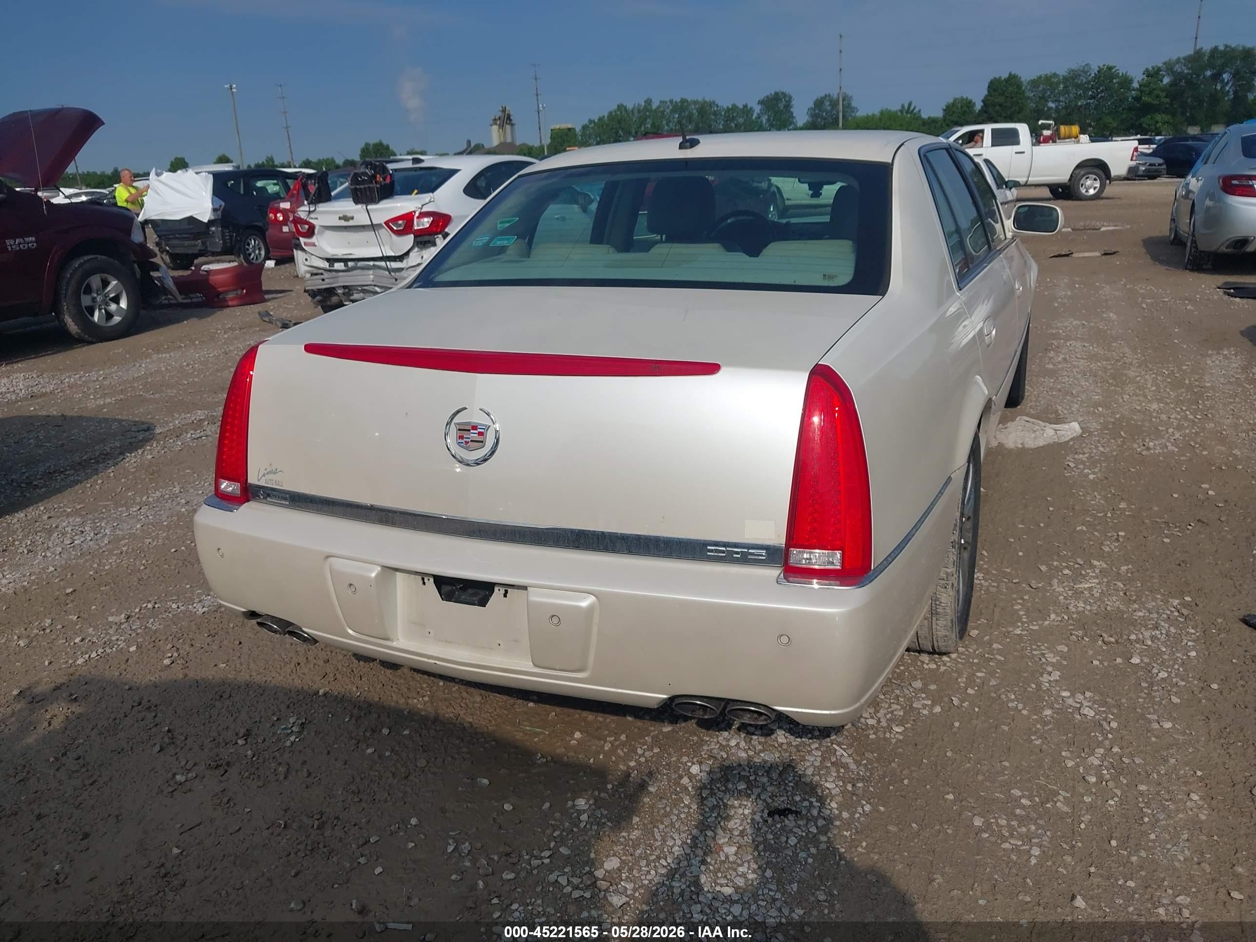 2008 Cadillac Dts 1sb White vin: 1G6KD57Y78U142309