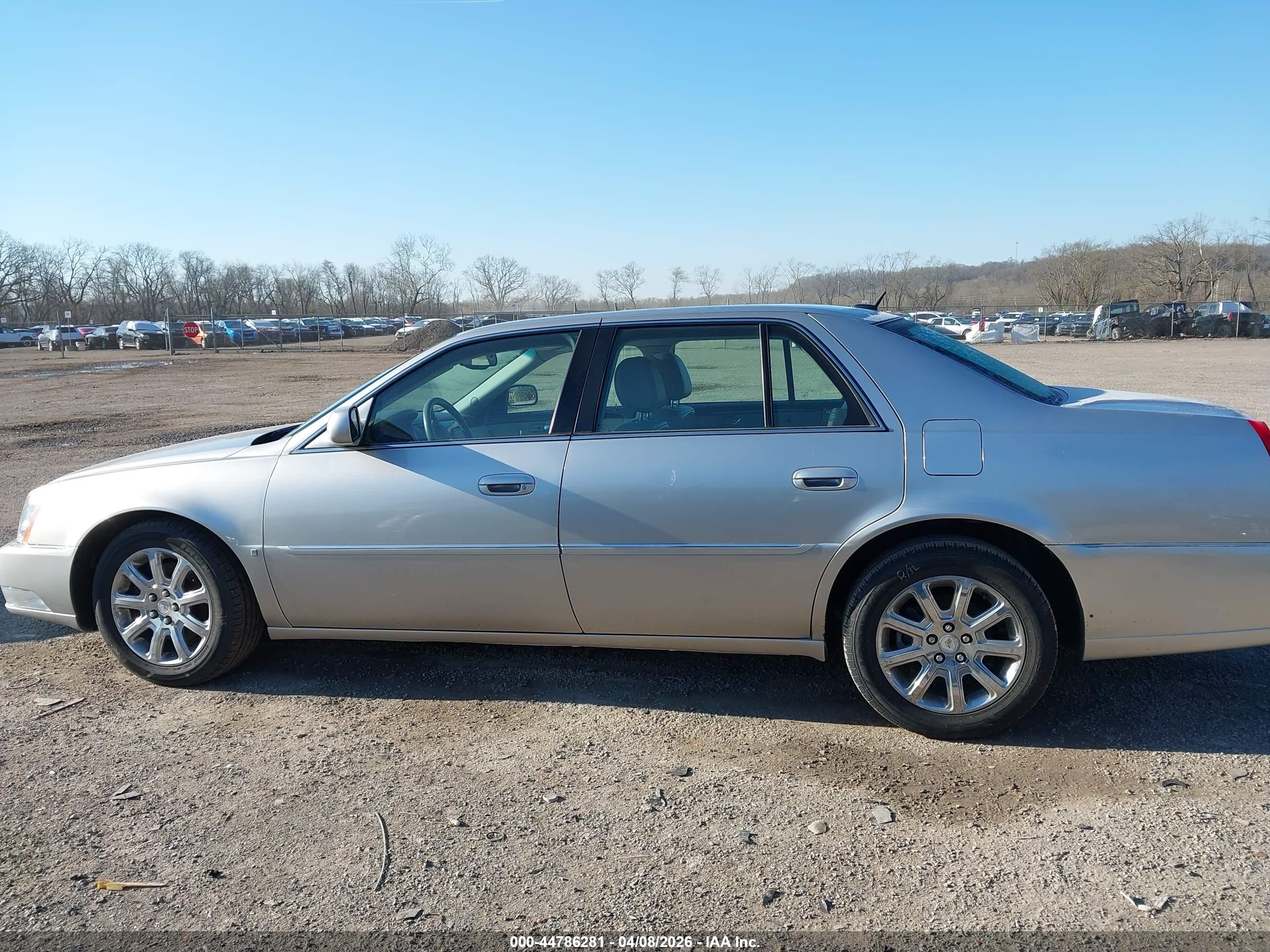 2008 Cadillac Dts 1sb Silver vin: 1G6KD57Y78U144741