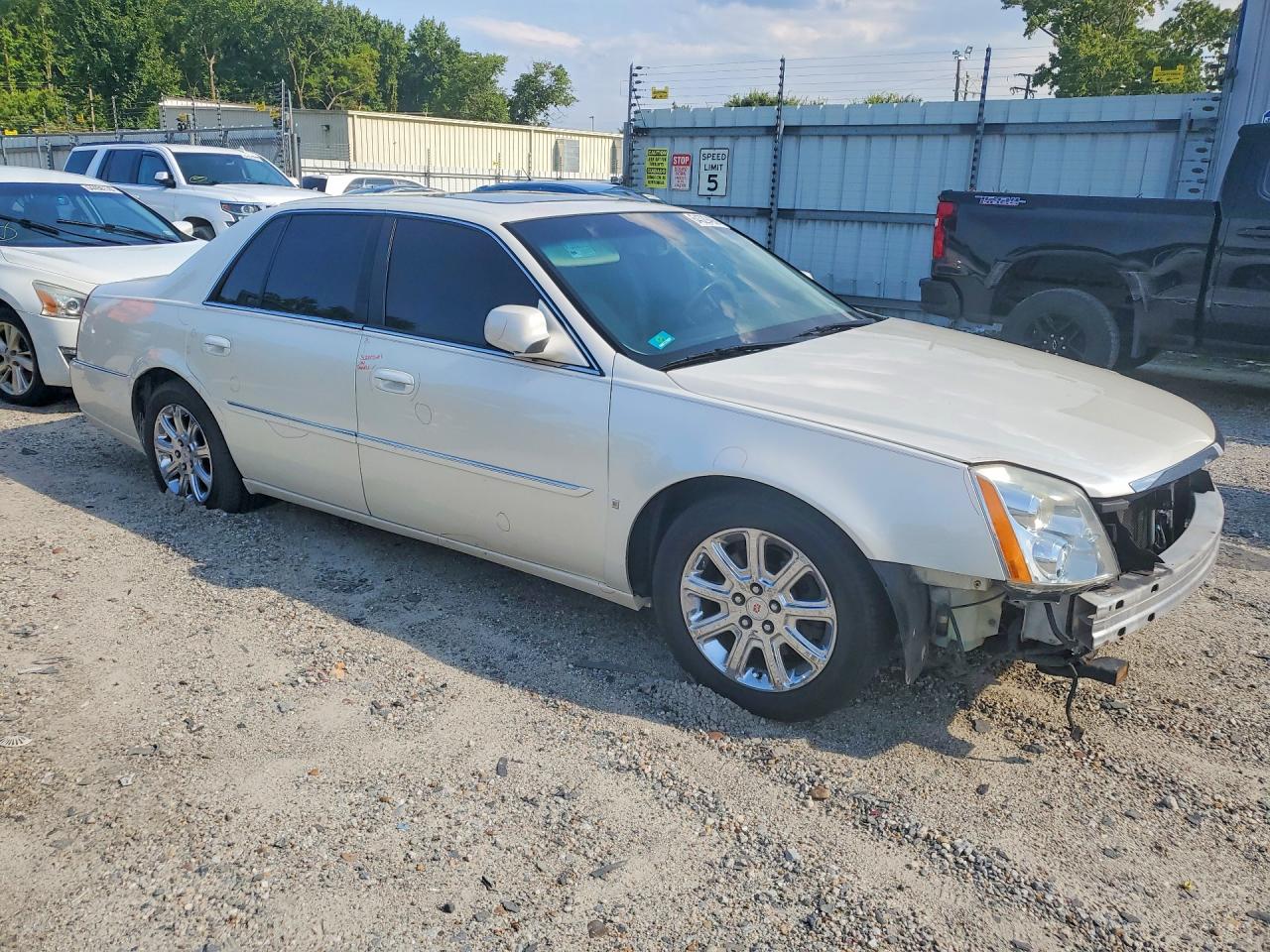 2008 Cadillac Dts White vin: 1G6KD57Y78U178792