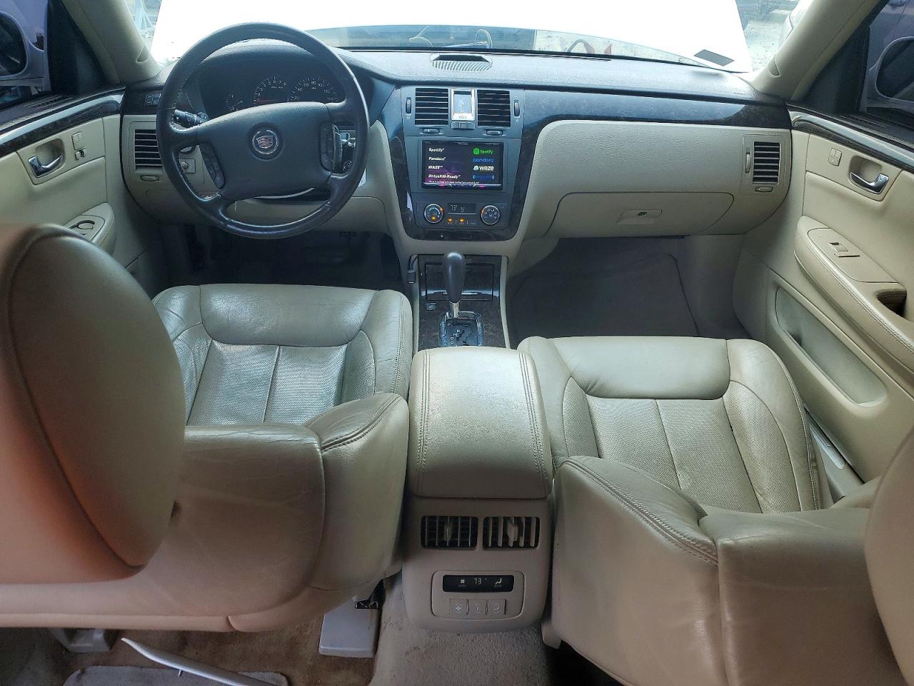2008 Cadillac Dts White vin: 1G6KD57Y78U178792