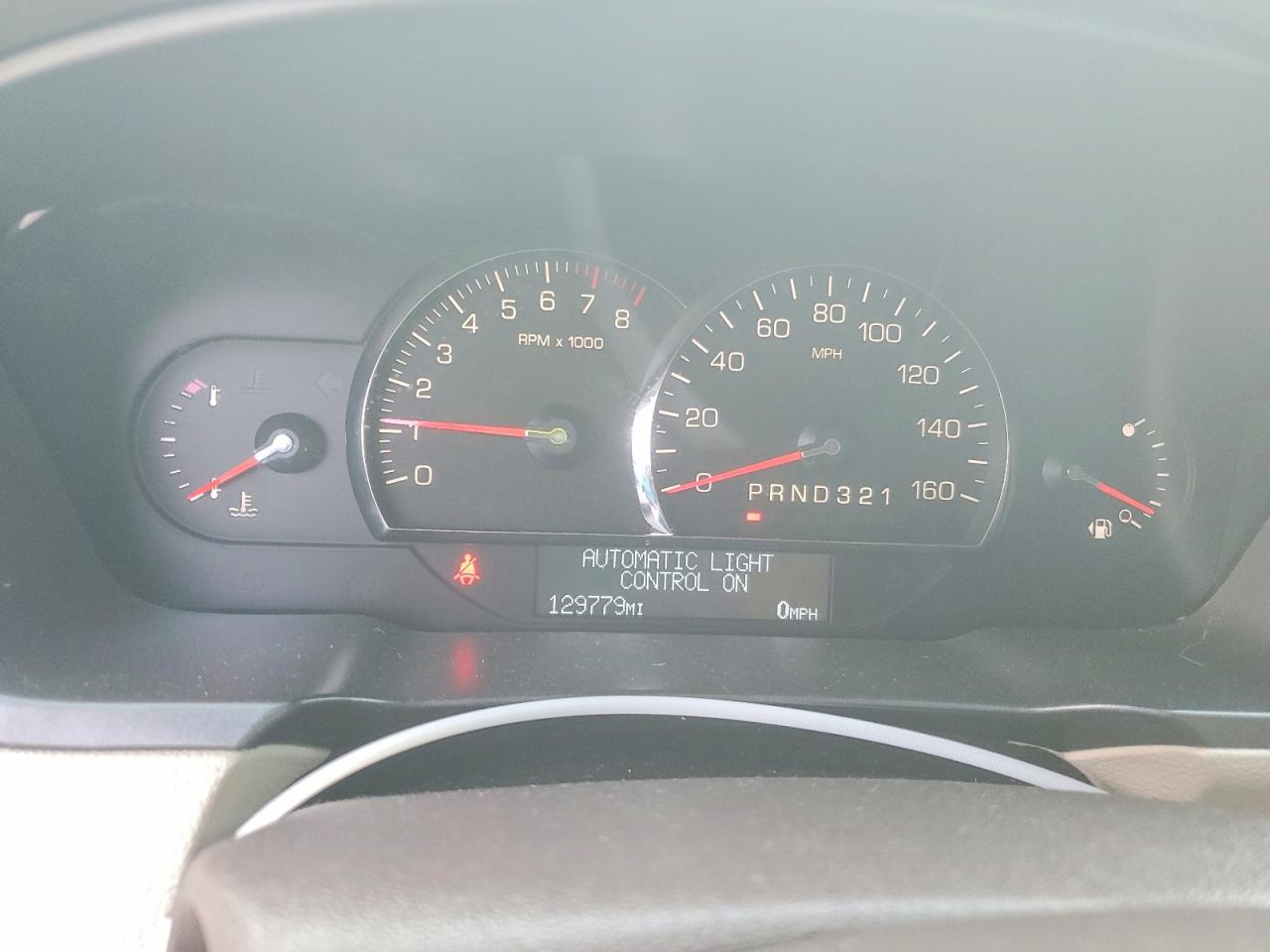2008 Cadillac Dts White vin: 1G6KD57Y78U178792