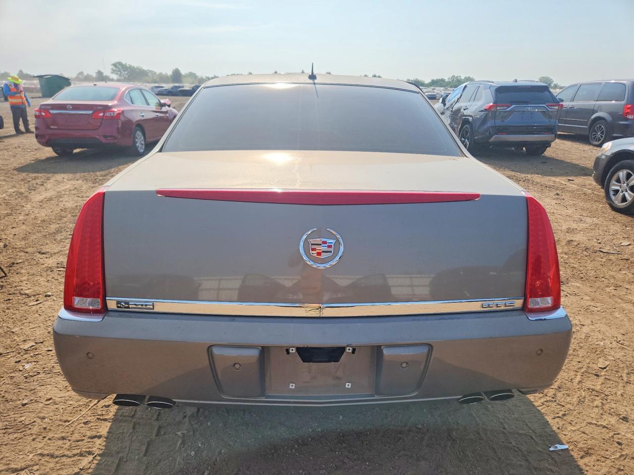 2007 Cadillac Dts Gray vin: 1G6KD57Y87U136114