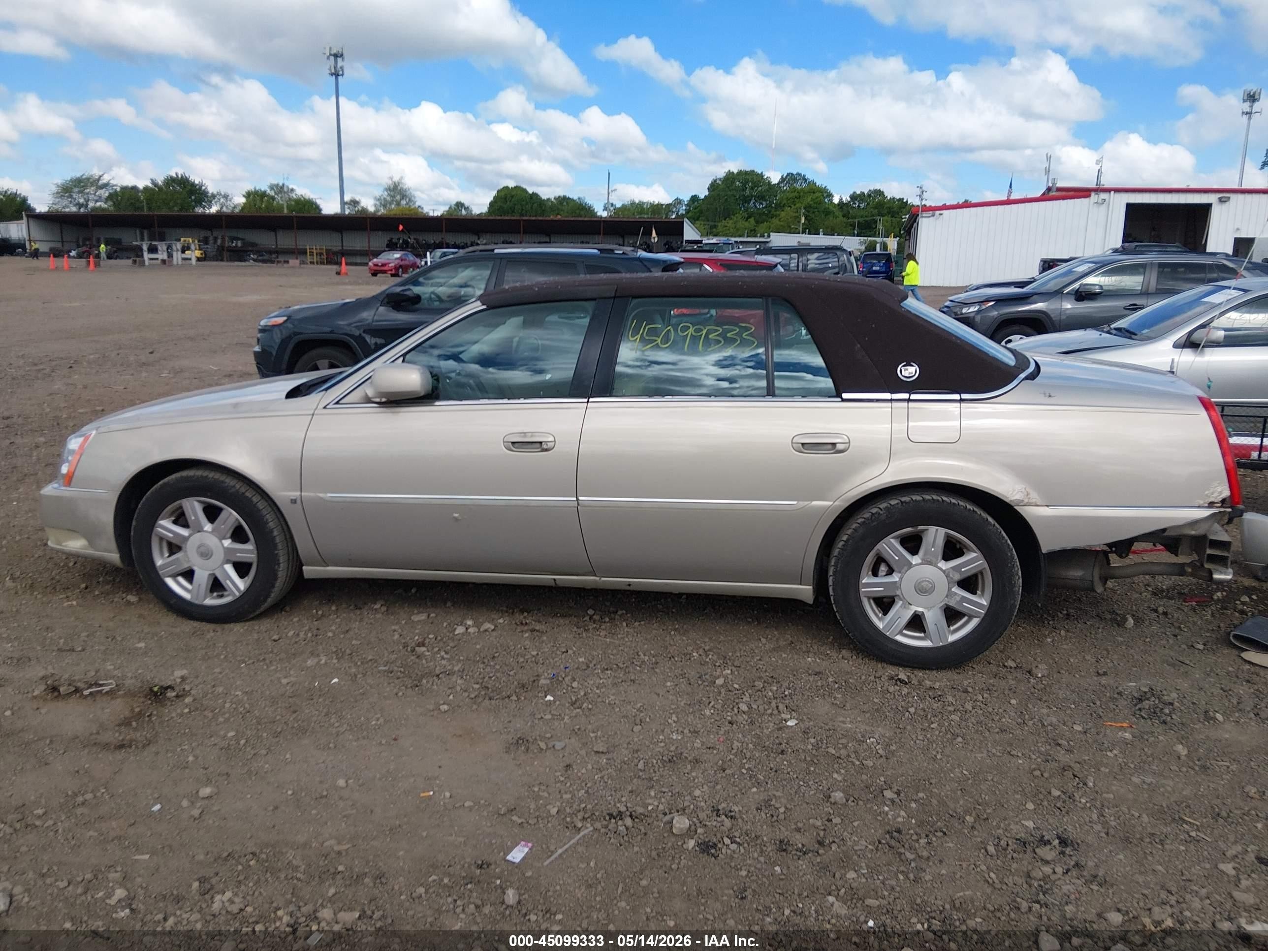 2007 Cadillac Dts V8 Beige vin: 1G6KD57Y87U186110