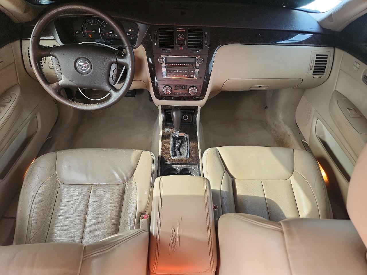 2008 Cadillac Dts Белый vin: 1G6KD57Y88U121968