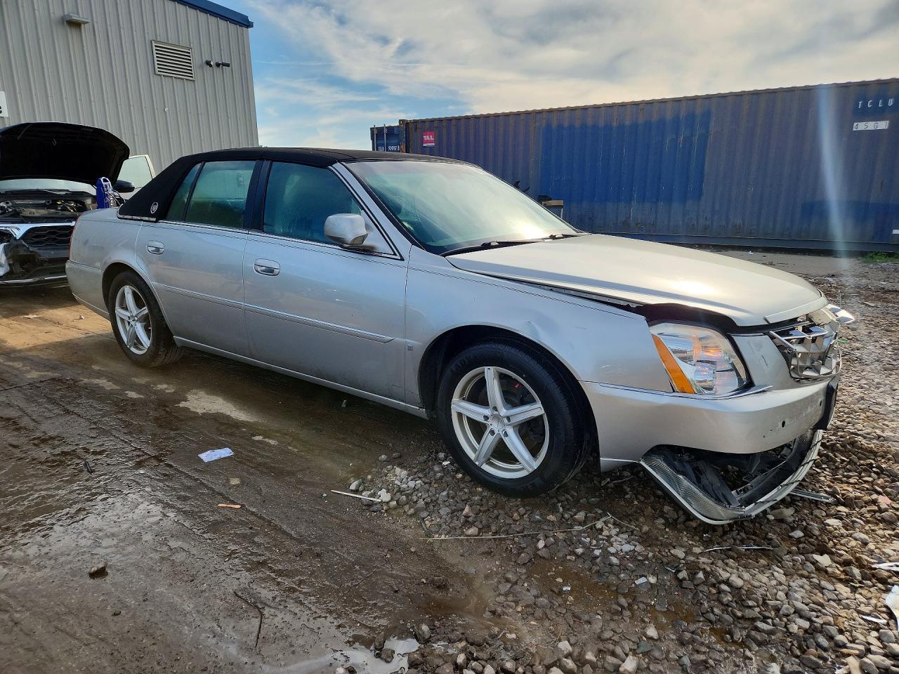 2008 Cadillac Dts Серебряный vin: 1G6KD57Y88U129262