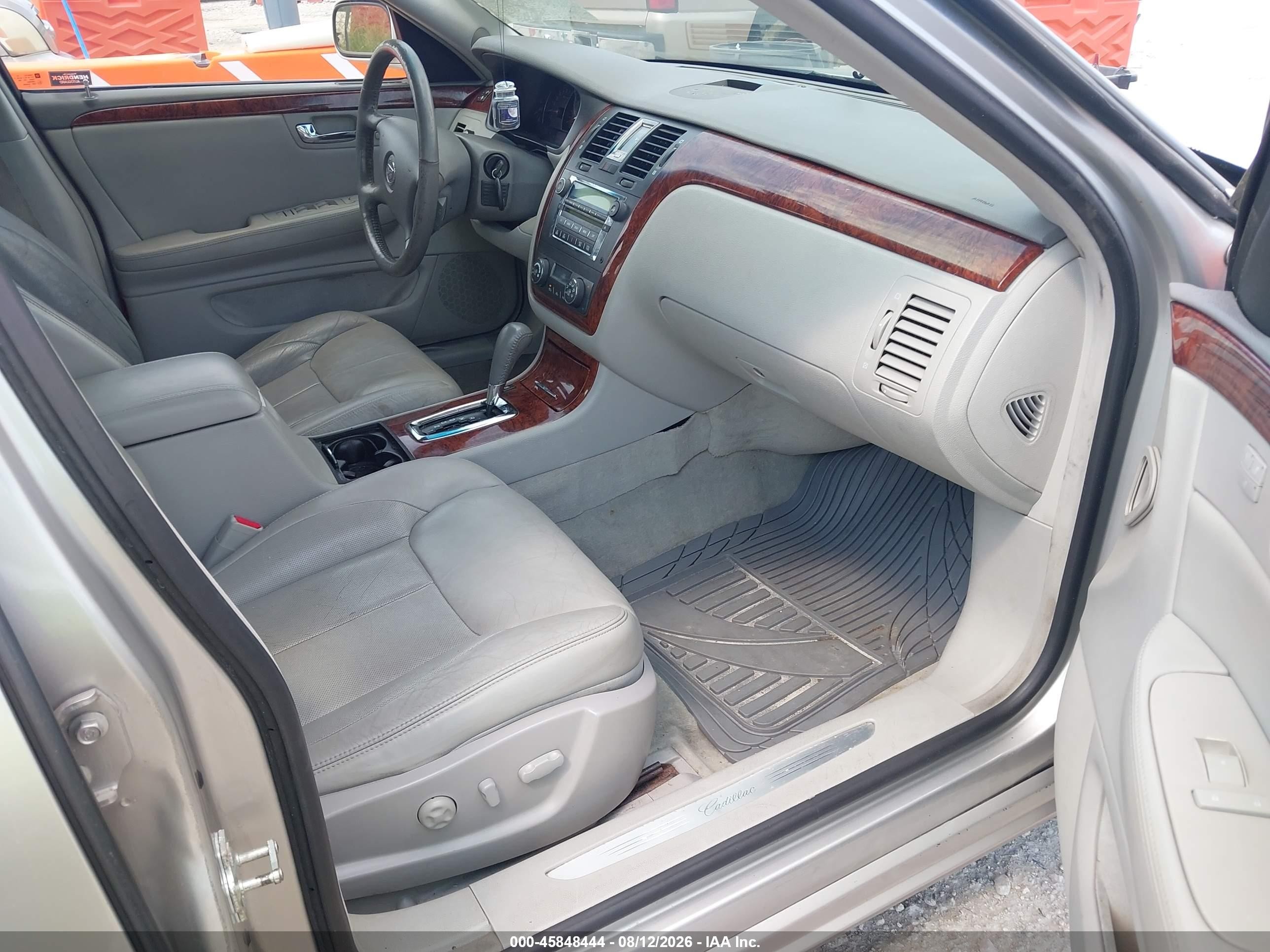 2007 Cadillac Dts Luxury I Серебряный vin: 1G6KD57Y97U138227