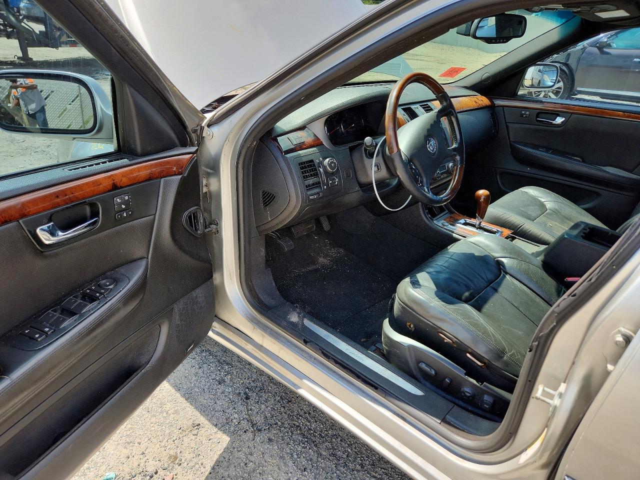 2007 Cadillac Dts Silver vin: 1G6KD57Y97U157988