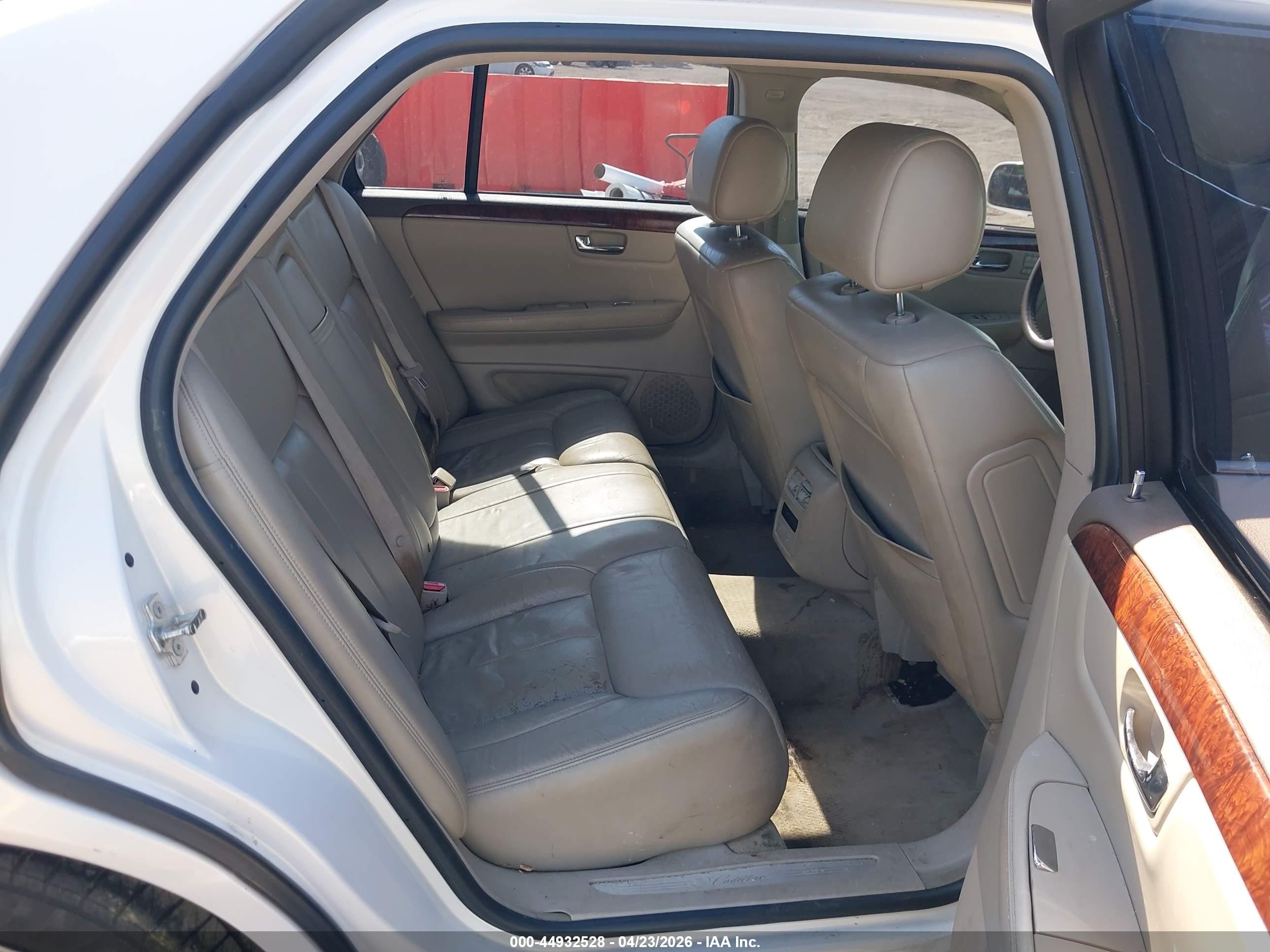 2006 Cadillac Dts Standard White vin: 1G6KD57YX6U229912