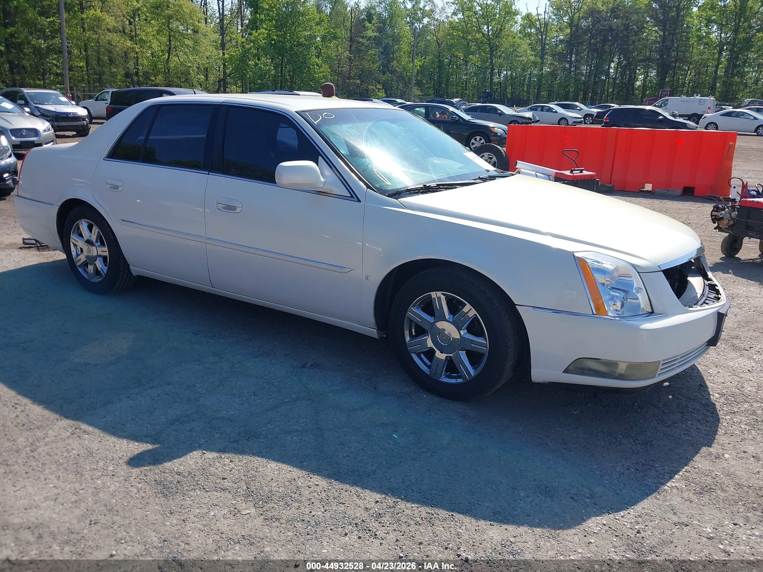 2006 Cadillac Dts Standard Белый vin: 1G6KD57YX6U229912