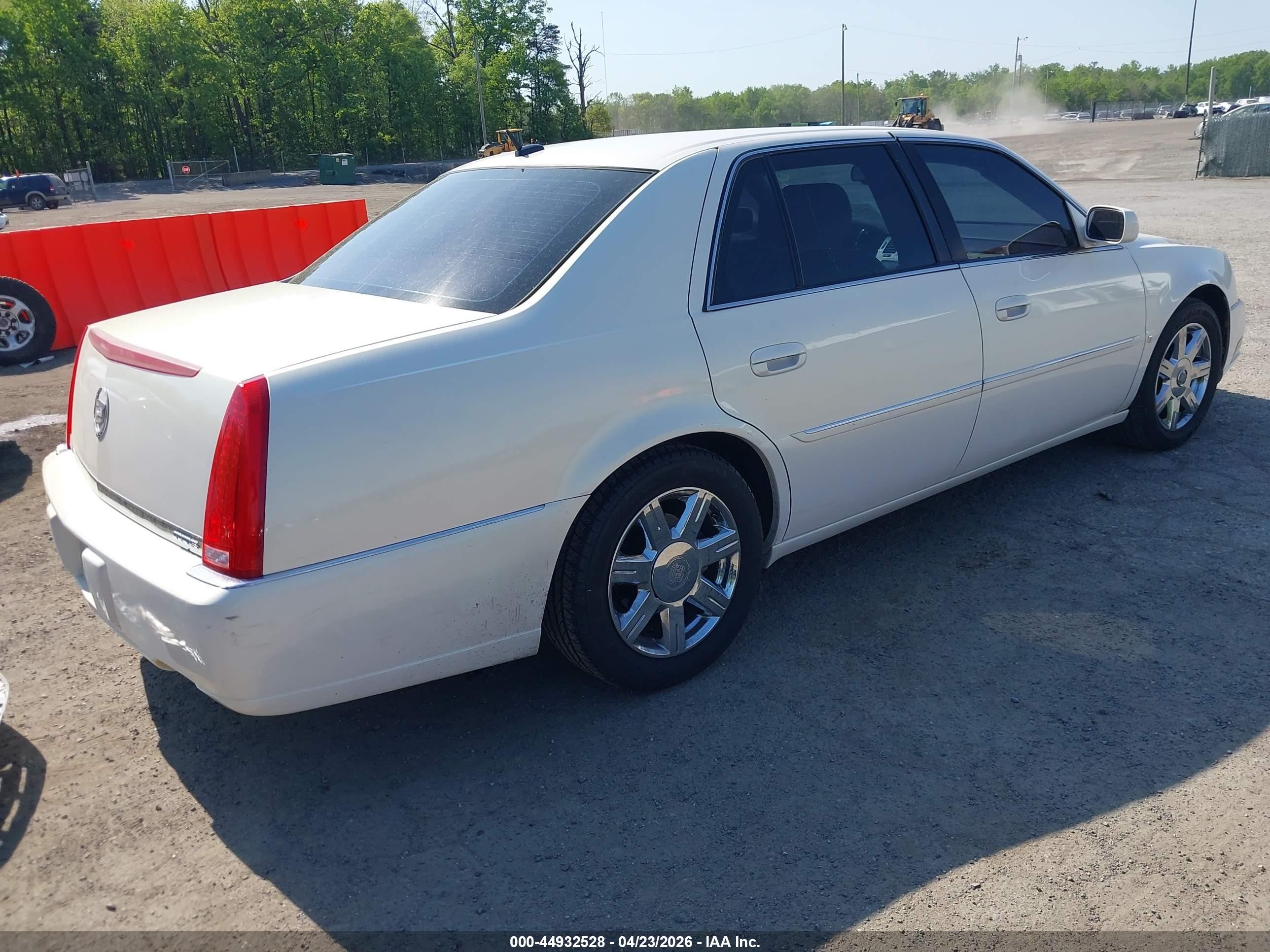 2006 Cadillac Dts Standard White vin: 1G6KD57YX6U229912