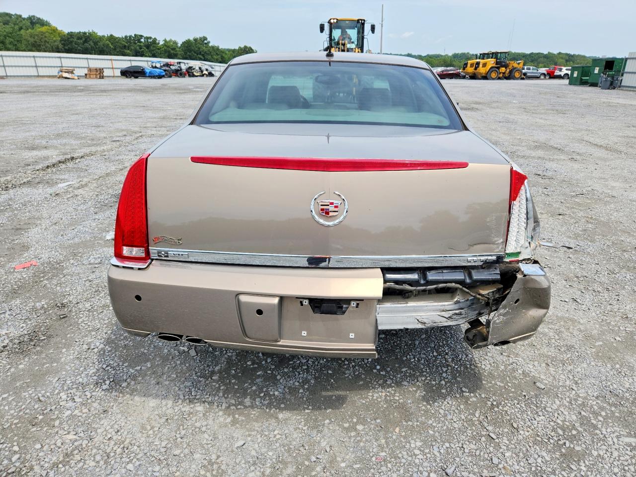 2007 Cadillac Dts Beige vin: 1G6KD57YX7U115684
