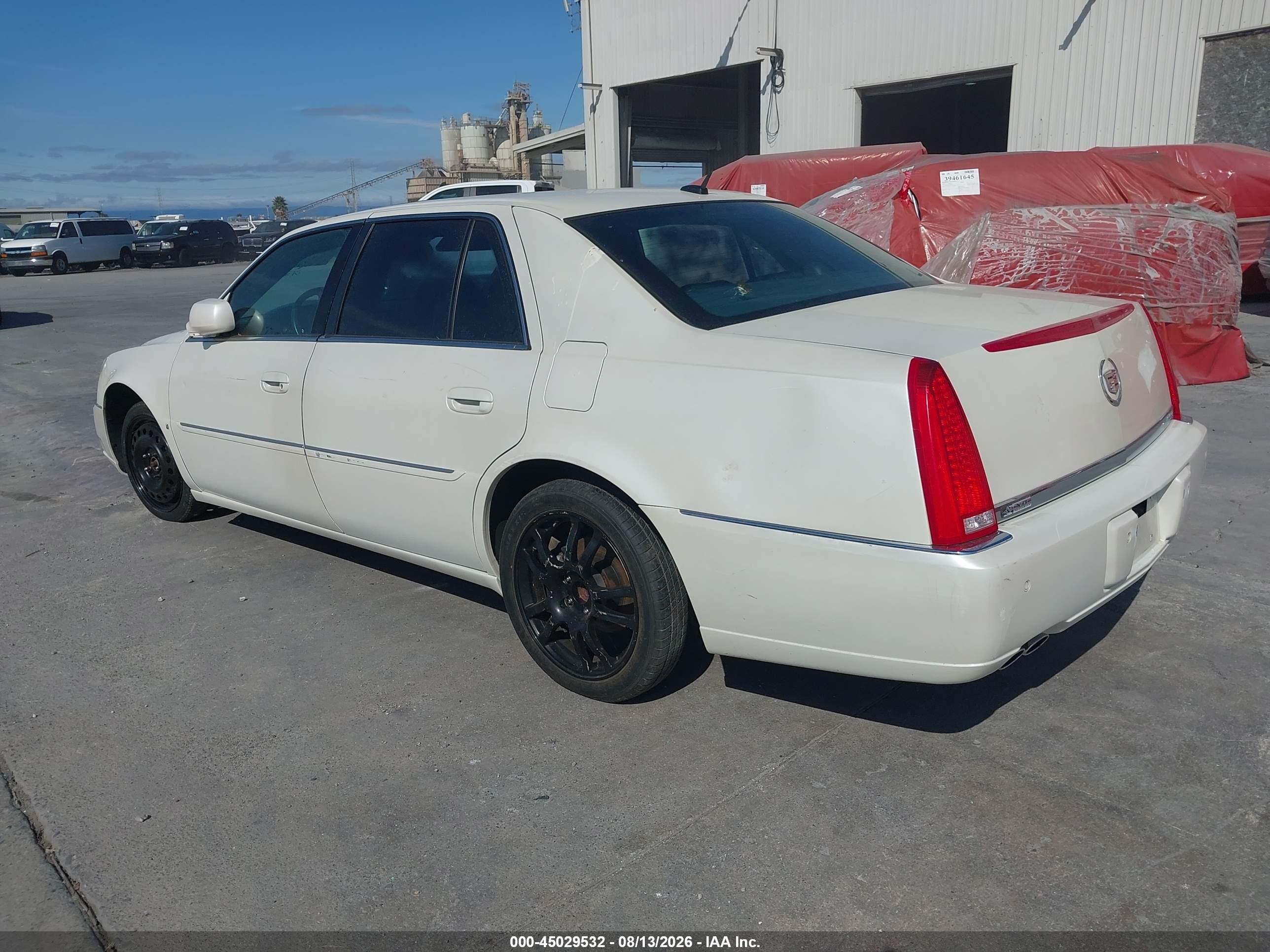2008 Cadillac Dts 1sb White vin: 1G6KD57YX8U105559