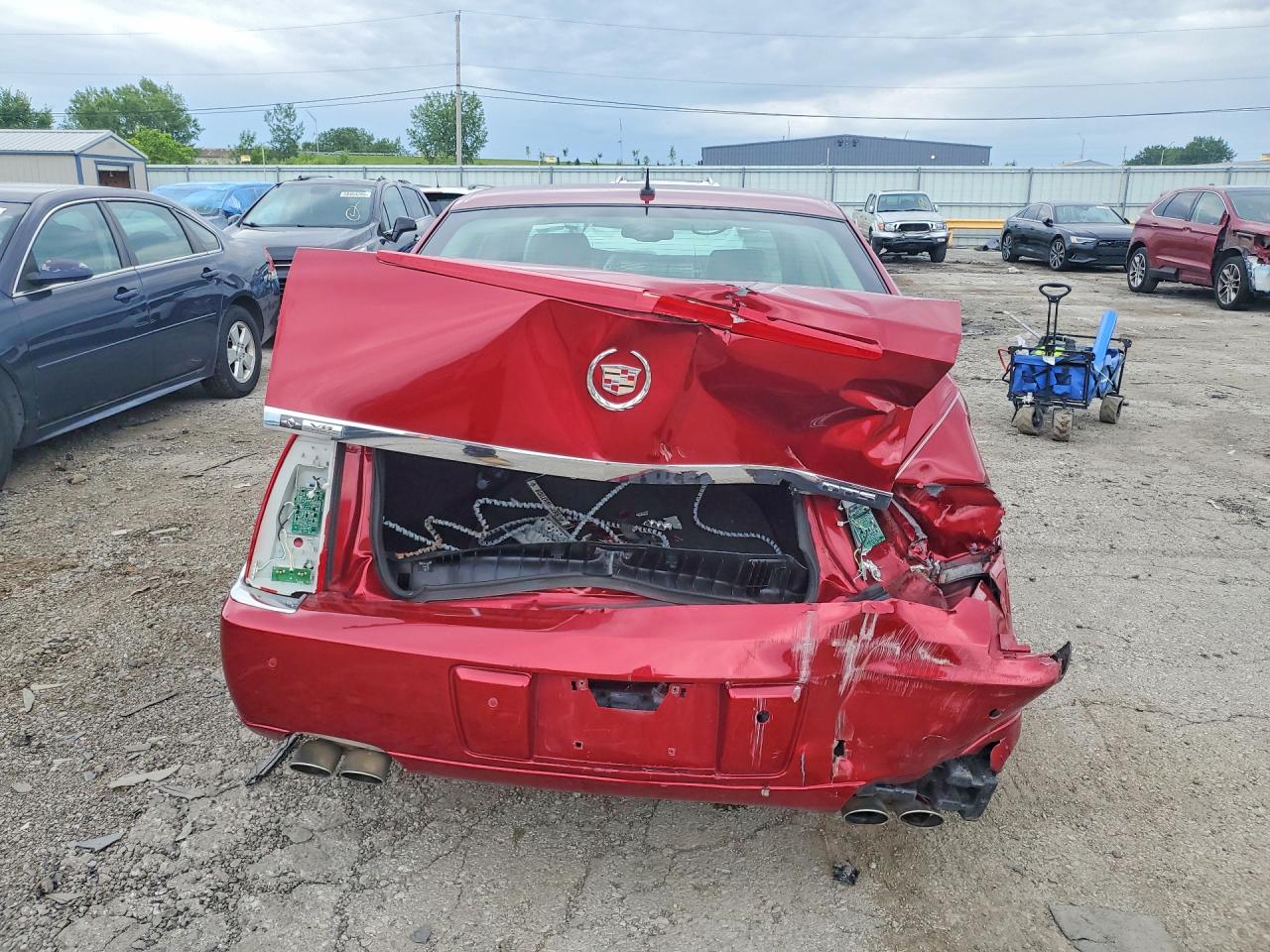 2008 Cadillac Dts Red vin: 1G6KD57YX8U155362
