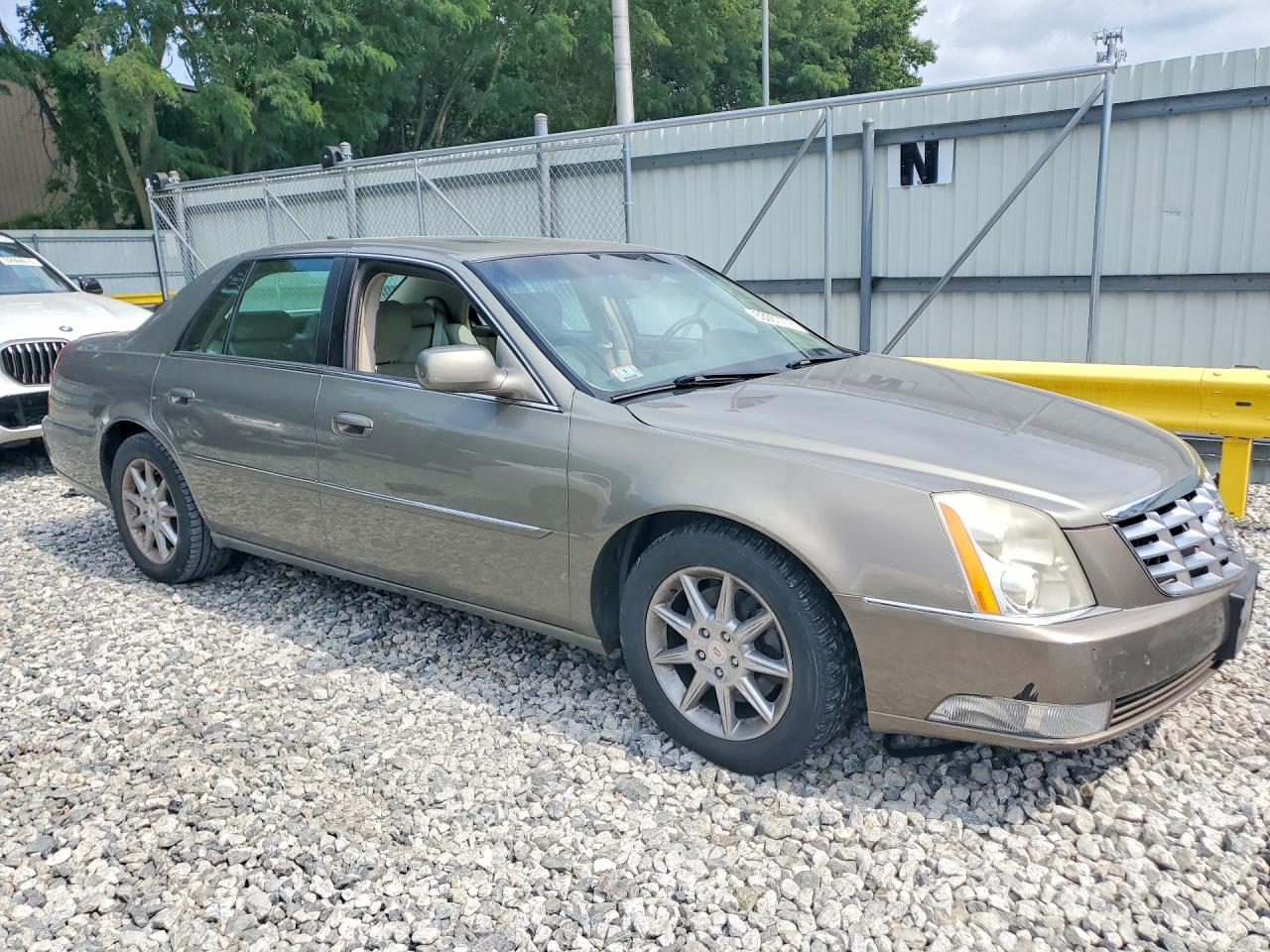 2011 Cadillac Dts Luxury Collection Tan vin: 1G6KD5E64BU145452