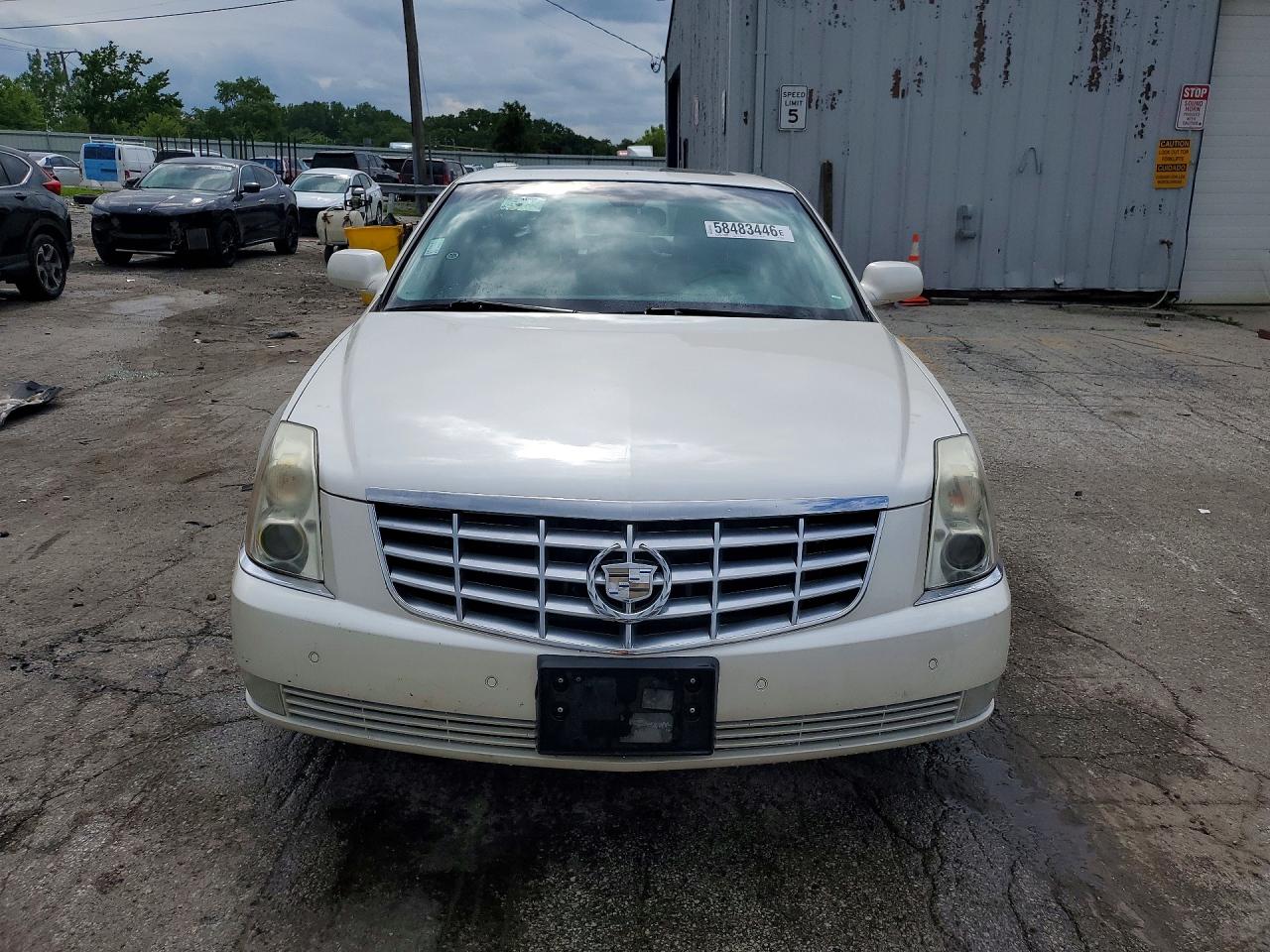 2011 Cadillac Dts Luxury Collection Белый vin: 1G6KD5E65BU103260