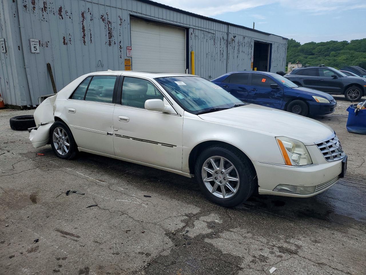 2011 Cadillac Dts Luxury Collection Белый vin: 1G6KD5E65BU103260