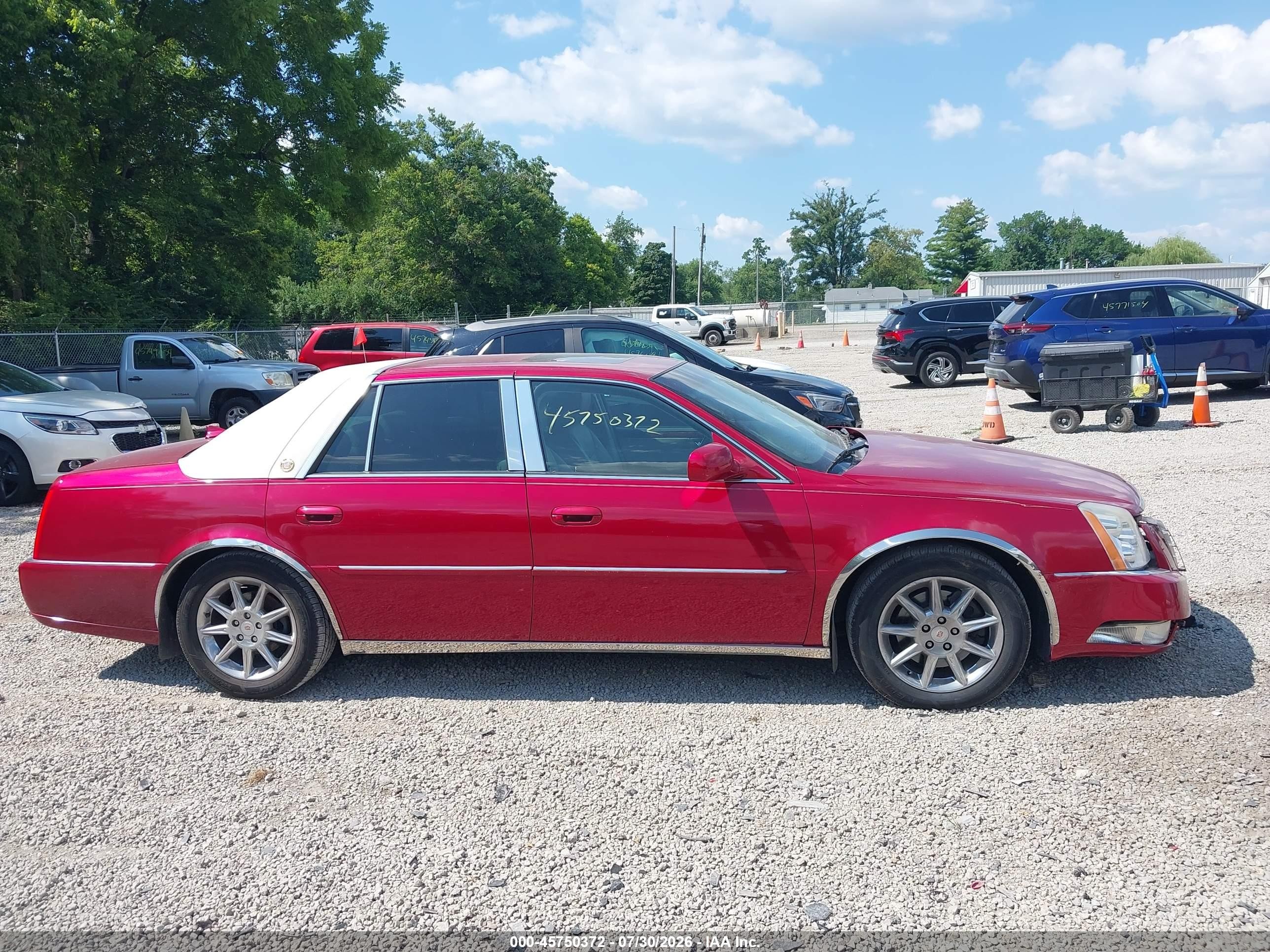 2011 Cadillac Dts Luxury Collection Red vin: 1G6KD5E65BU134170