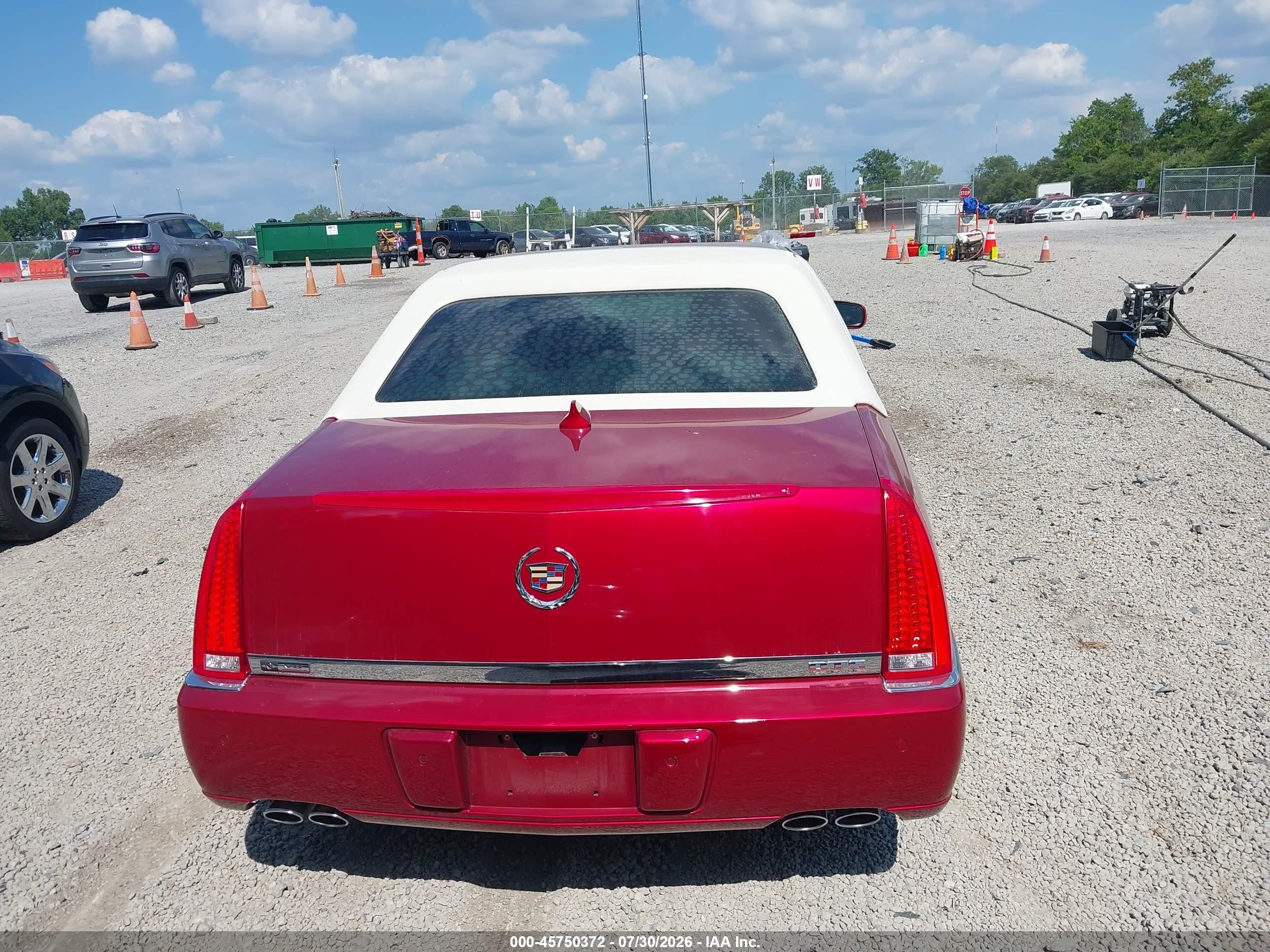 2011 Cadillac Dts Luxury Collection Red vin: 1G6KD5E65BU134170