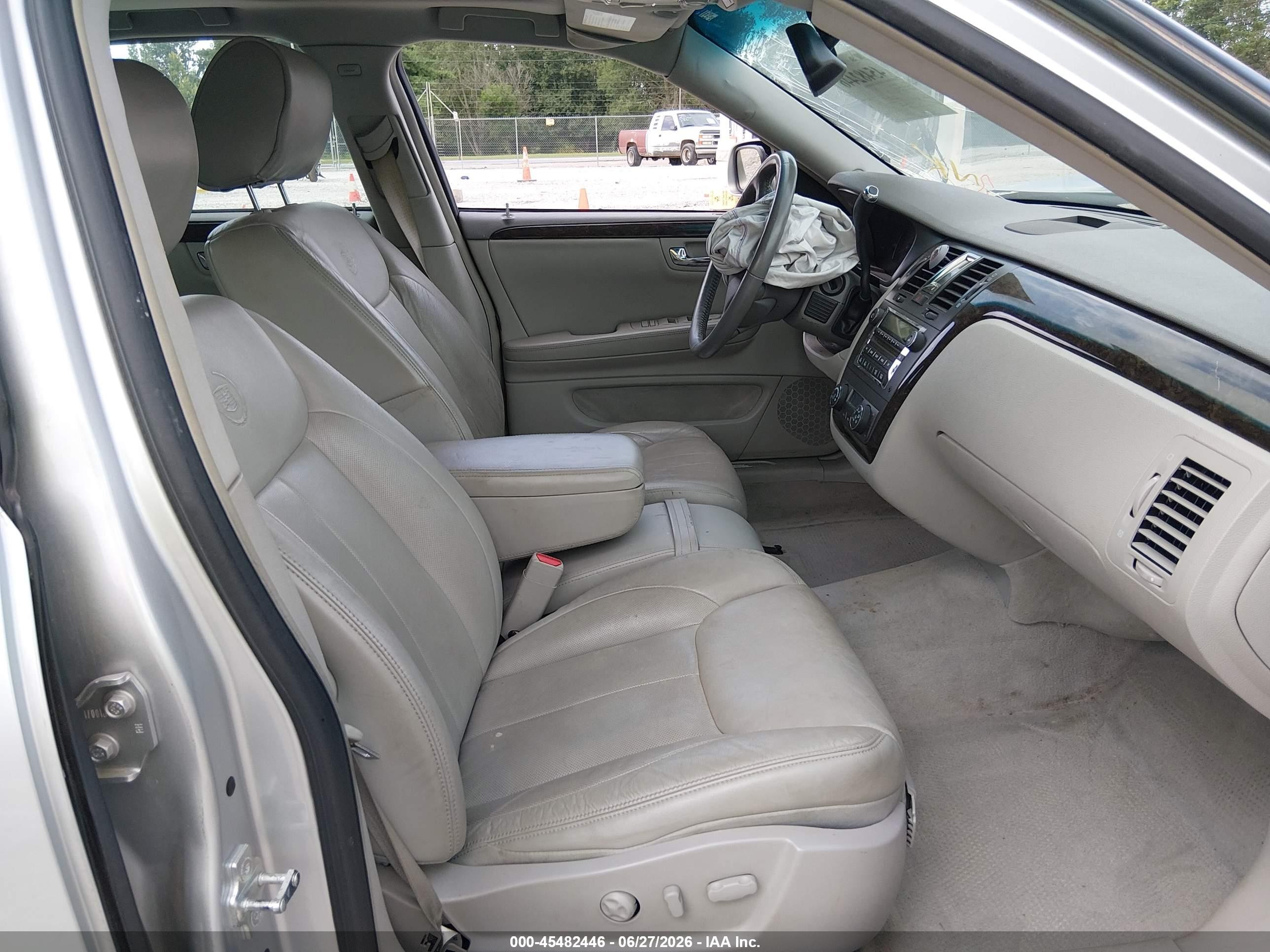 2011 Cadillac Dts Luxury Collection Silver vin: 1G6KD5E69BU101432