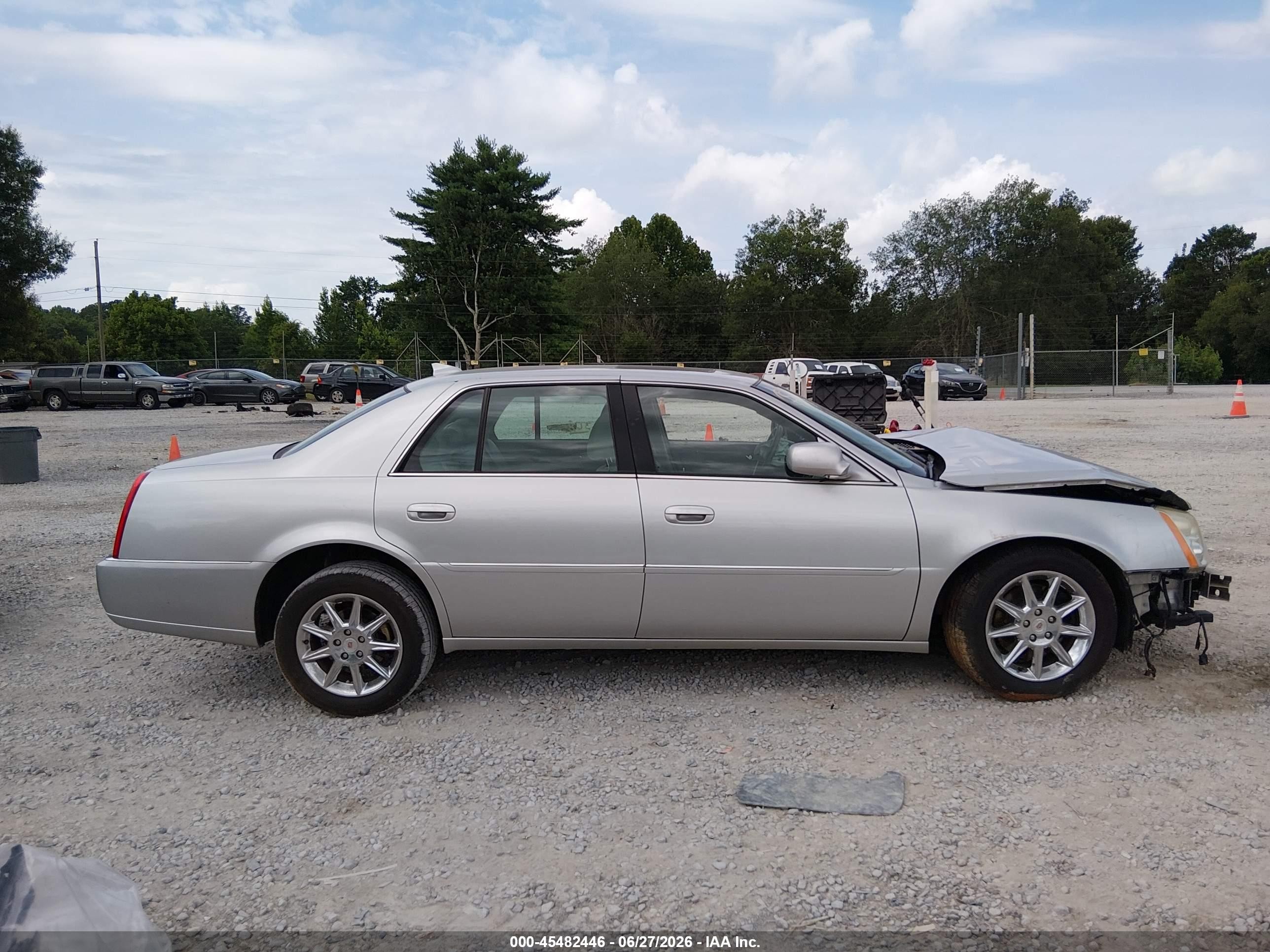 2011 Cadillac Dts Luxury Collection Silver vin: 1G6KD5E69BU101432