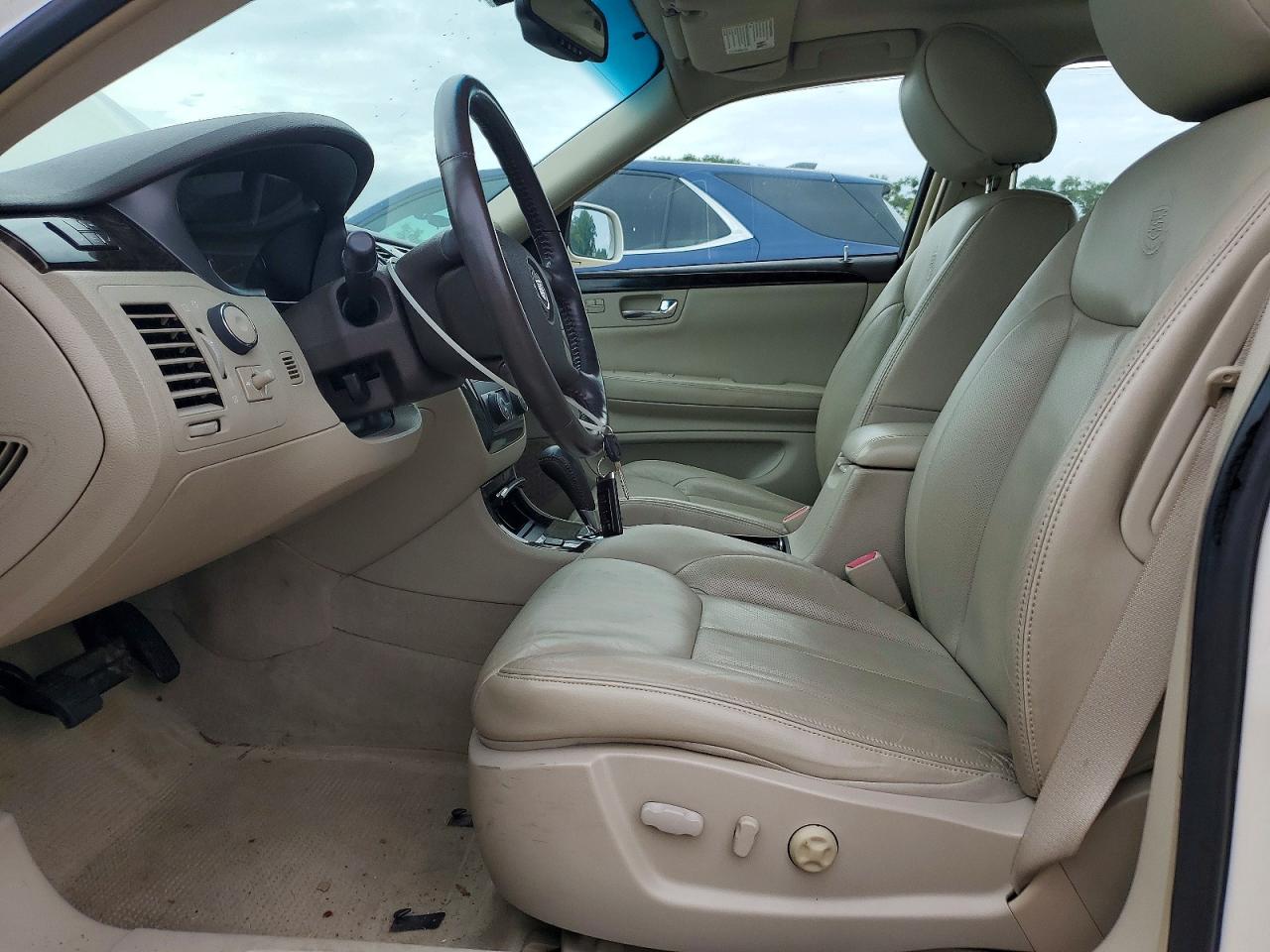 2010 Cadillac Dts Luxury Collection White vin: 1G6KD5EYXAU101083