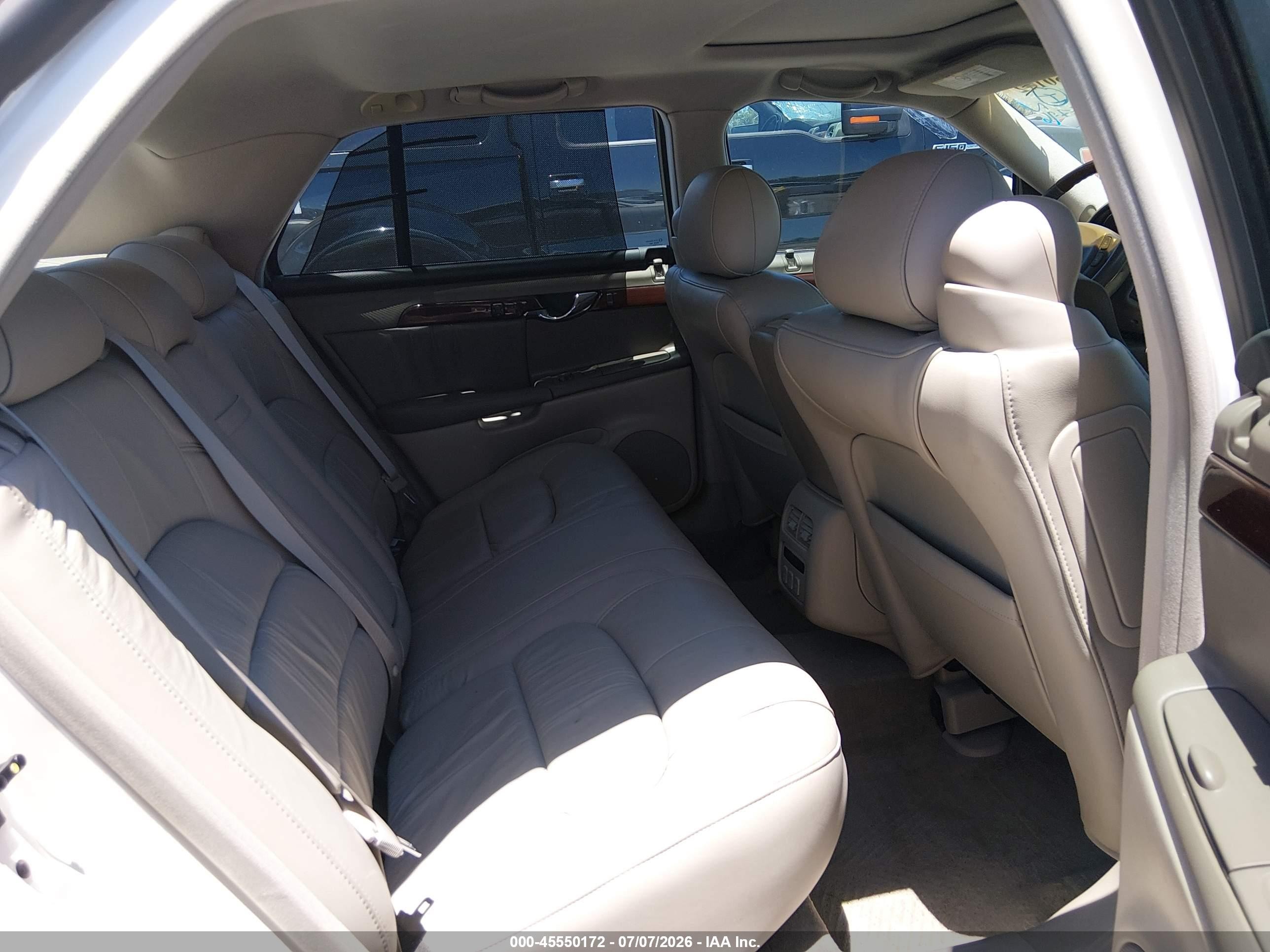 2003 Cadillac Deville Dhs Cream vin: 1G6KE54Y13U217855