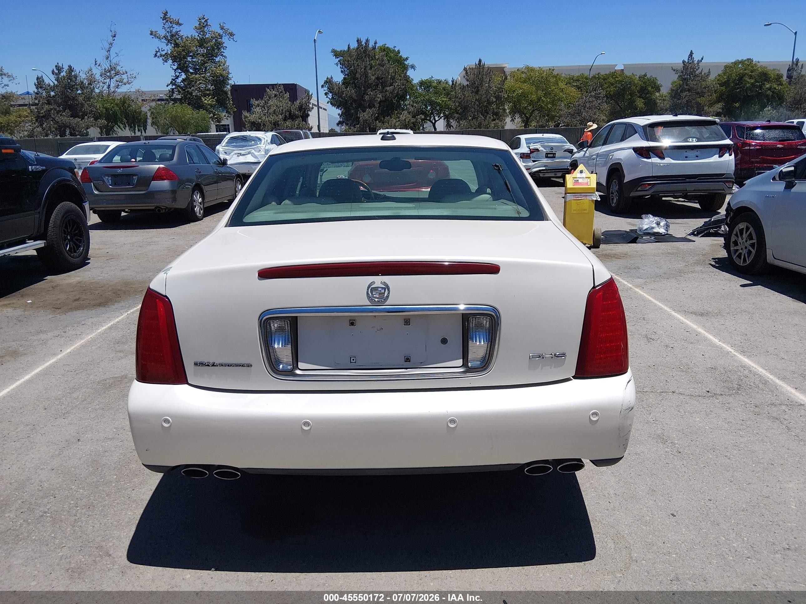 2003 Cadillac Deville Dhs Cream vin: 1G6KE54Y13U217855