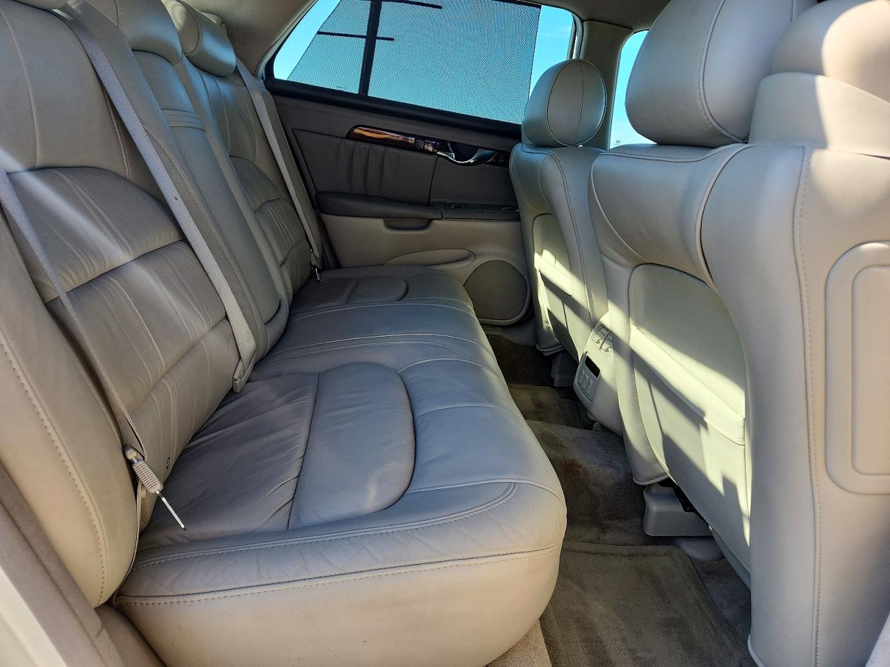 2003 Cadillac Deville Dhs Cream vin: 1G6KE57Y53U208359