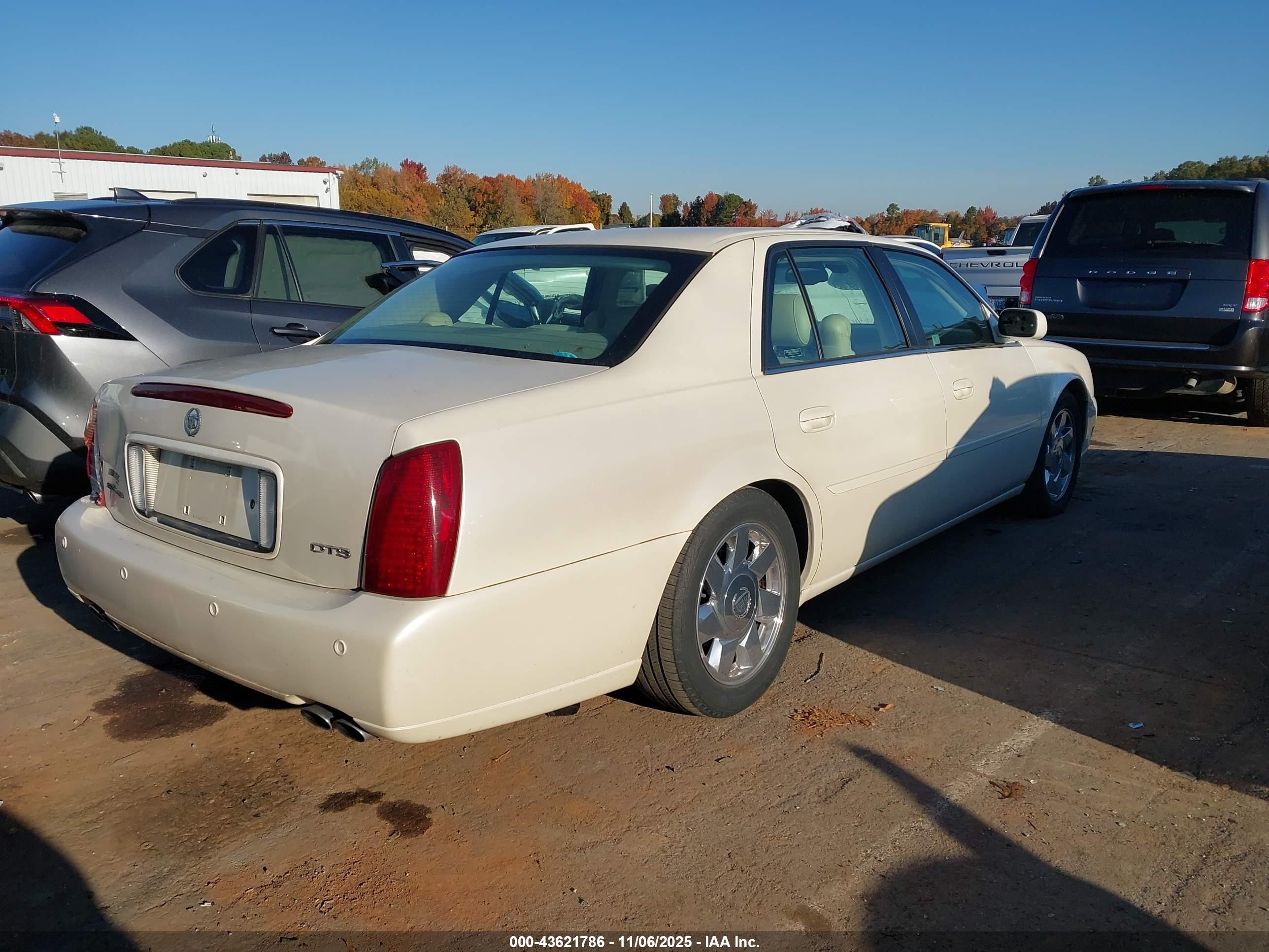 2000 Cadillac Deville Dts Cream vin: 1G6KF5491YU330931