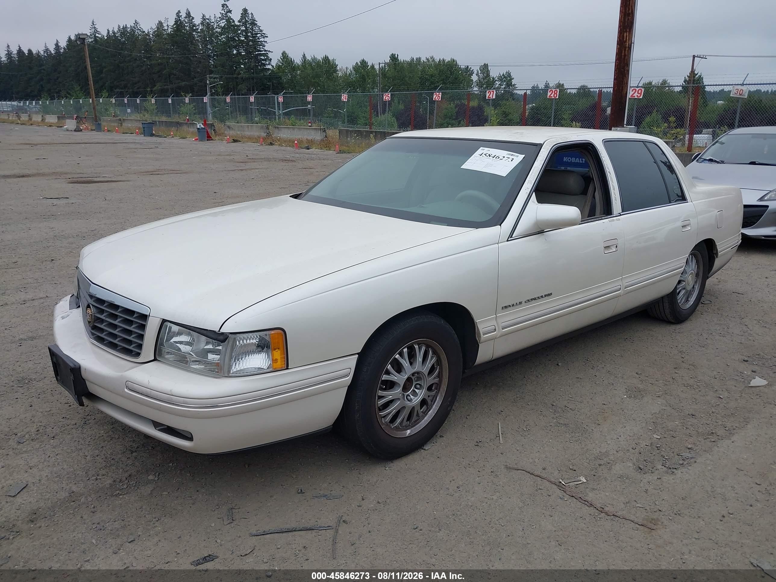 1997 Cadillac Deville Concours White vin: 1G6KF5496VU285903
