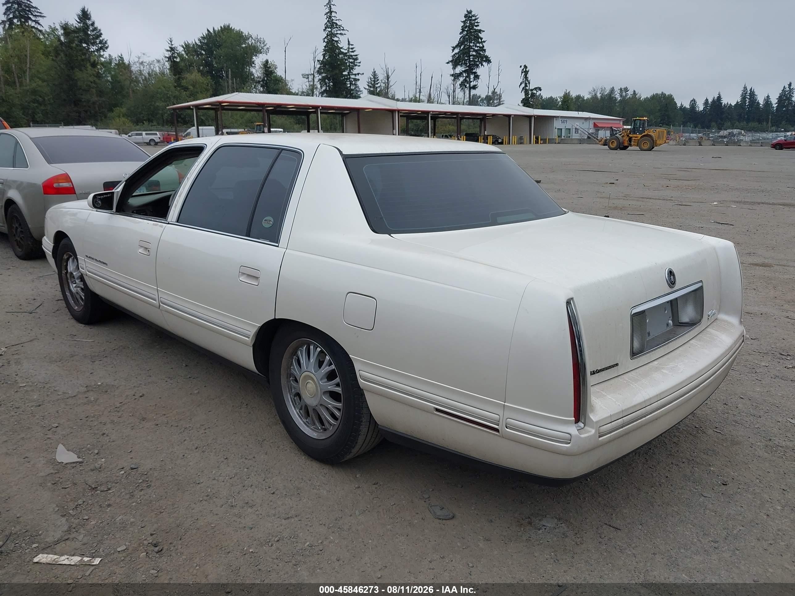 1997 Cadillac Deville Concours White vin: 1G6KF5496VU285903