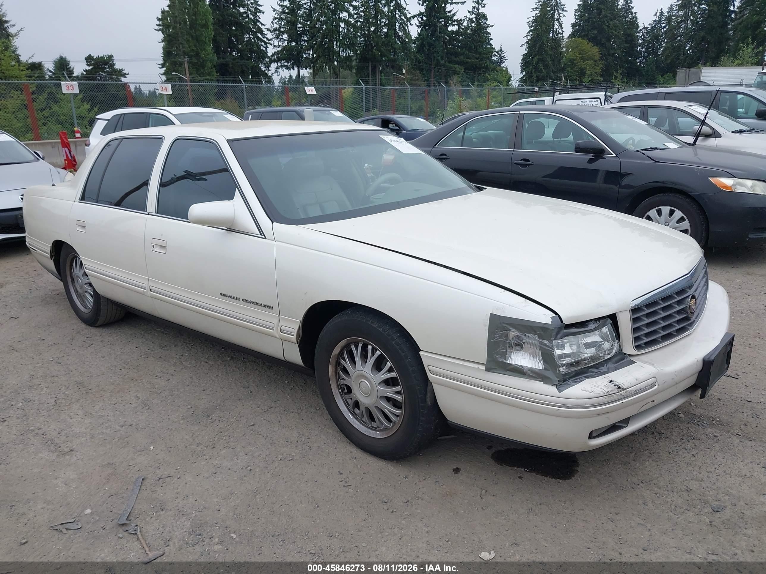 1997 Cadillac Deville Concours White vin: 1G6KF5496VU285903