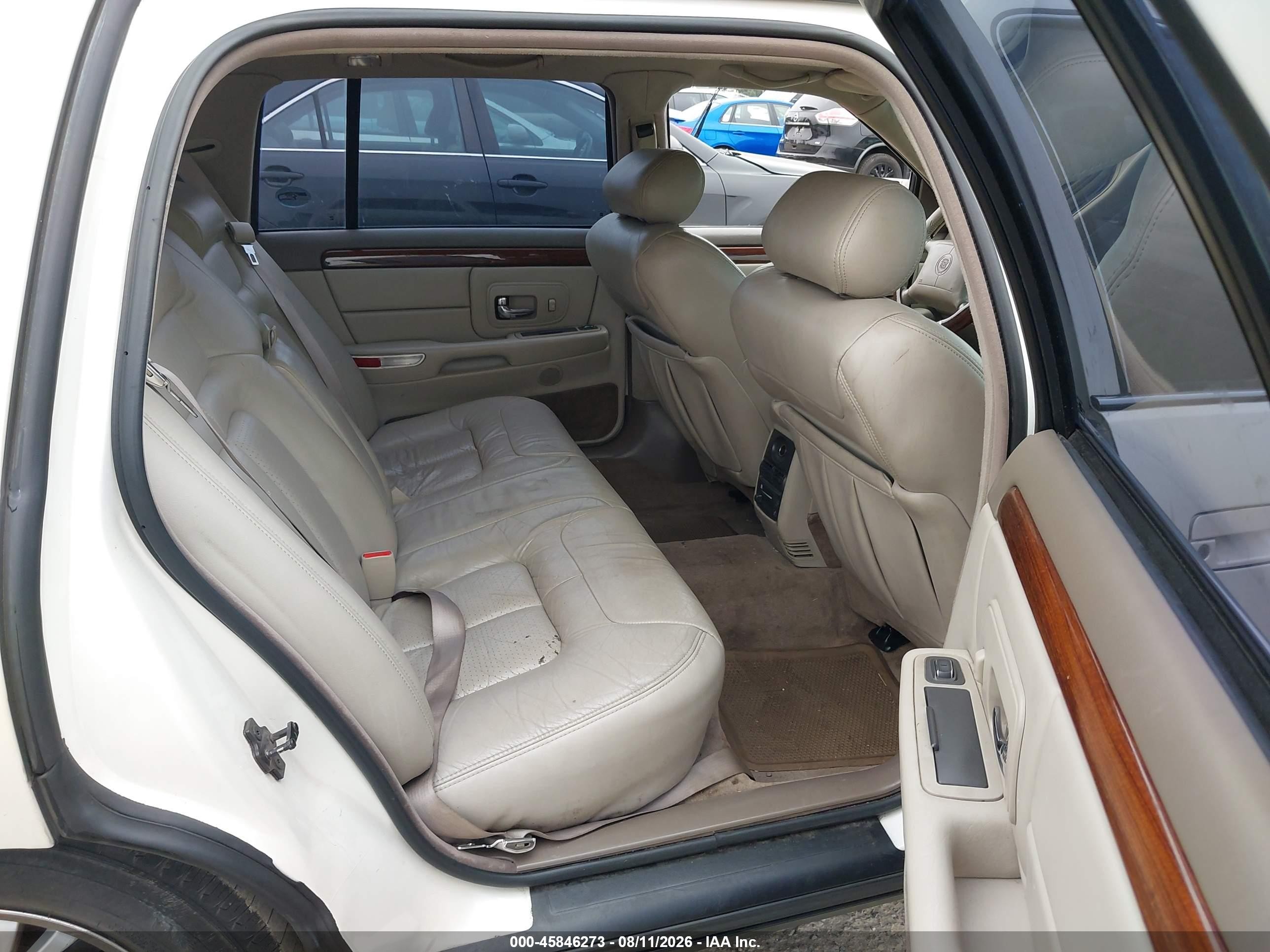 1997 Cadillac Deville Concours White vin: 1G6KF5496VU285903