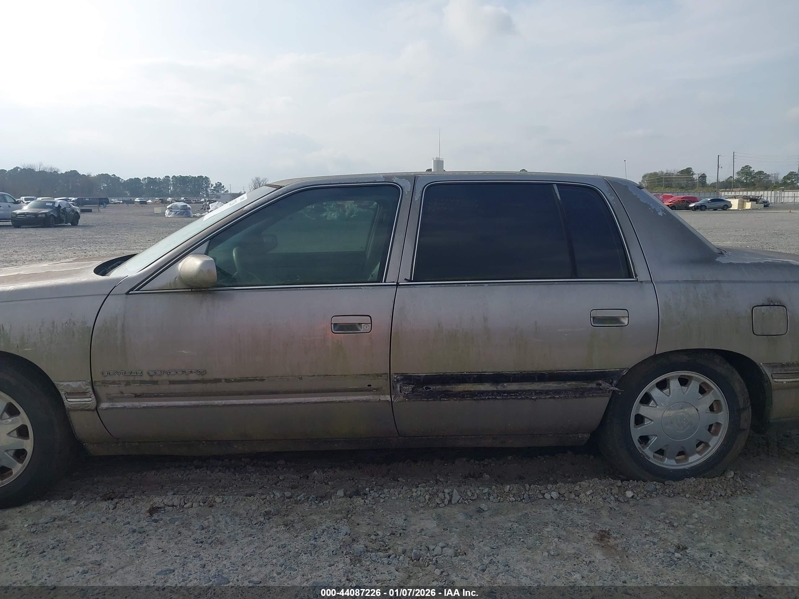 1999 Cadillac Deville Concours Tan vin: 1G6KF5497XU719622