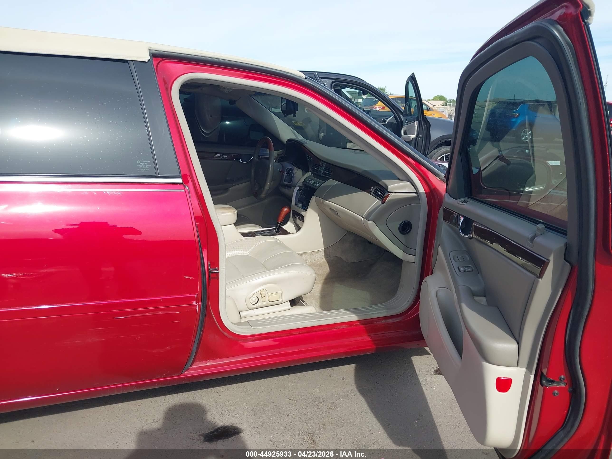 2001 Cadillac Deville Dts Red vin: 1G6KF549X1U221440