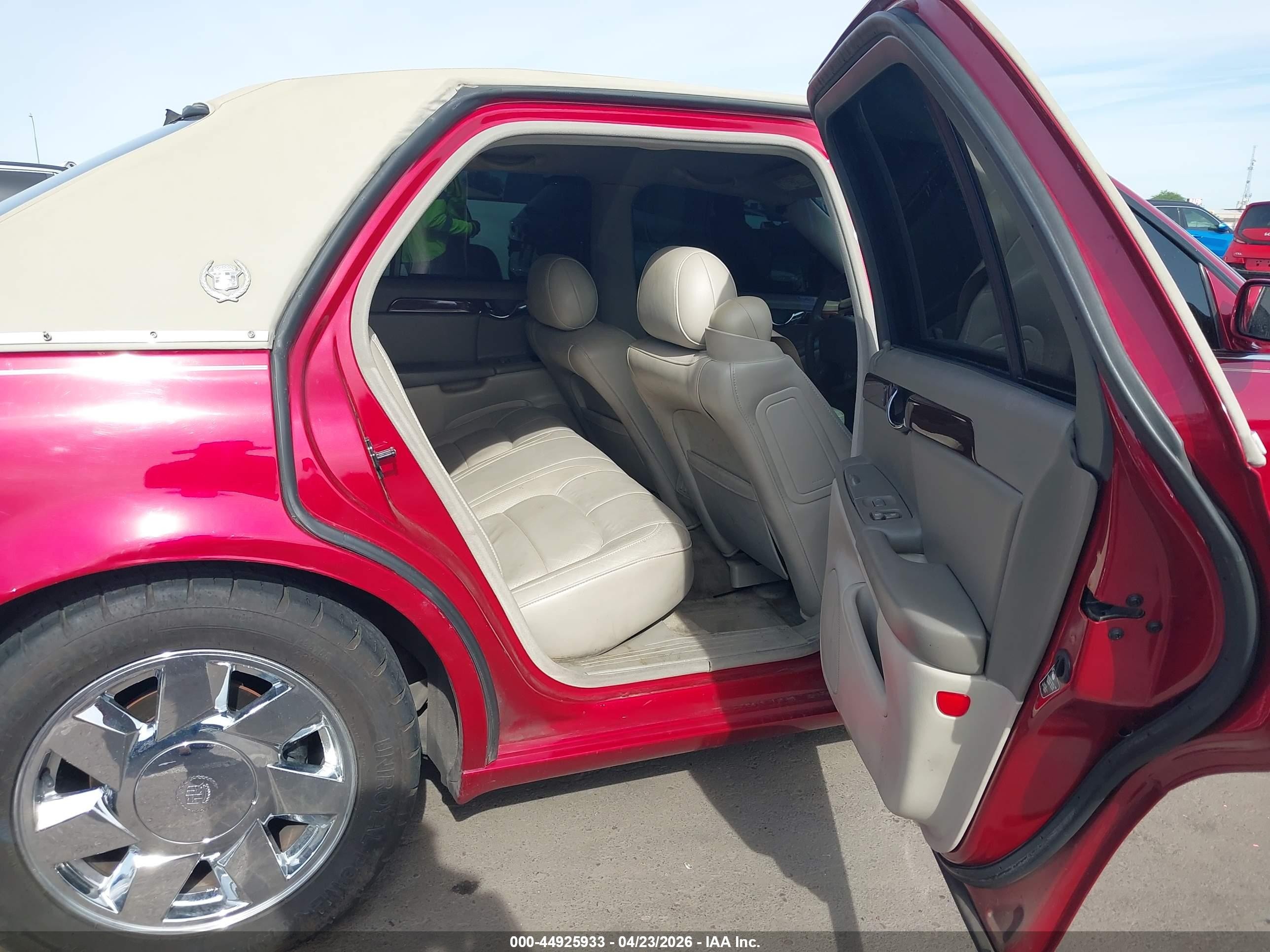2001 Cadillac Deville Dts Red vin: 1G6KF549X1U221440