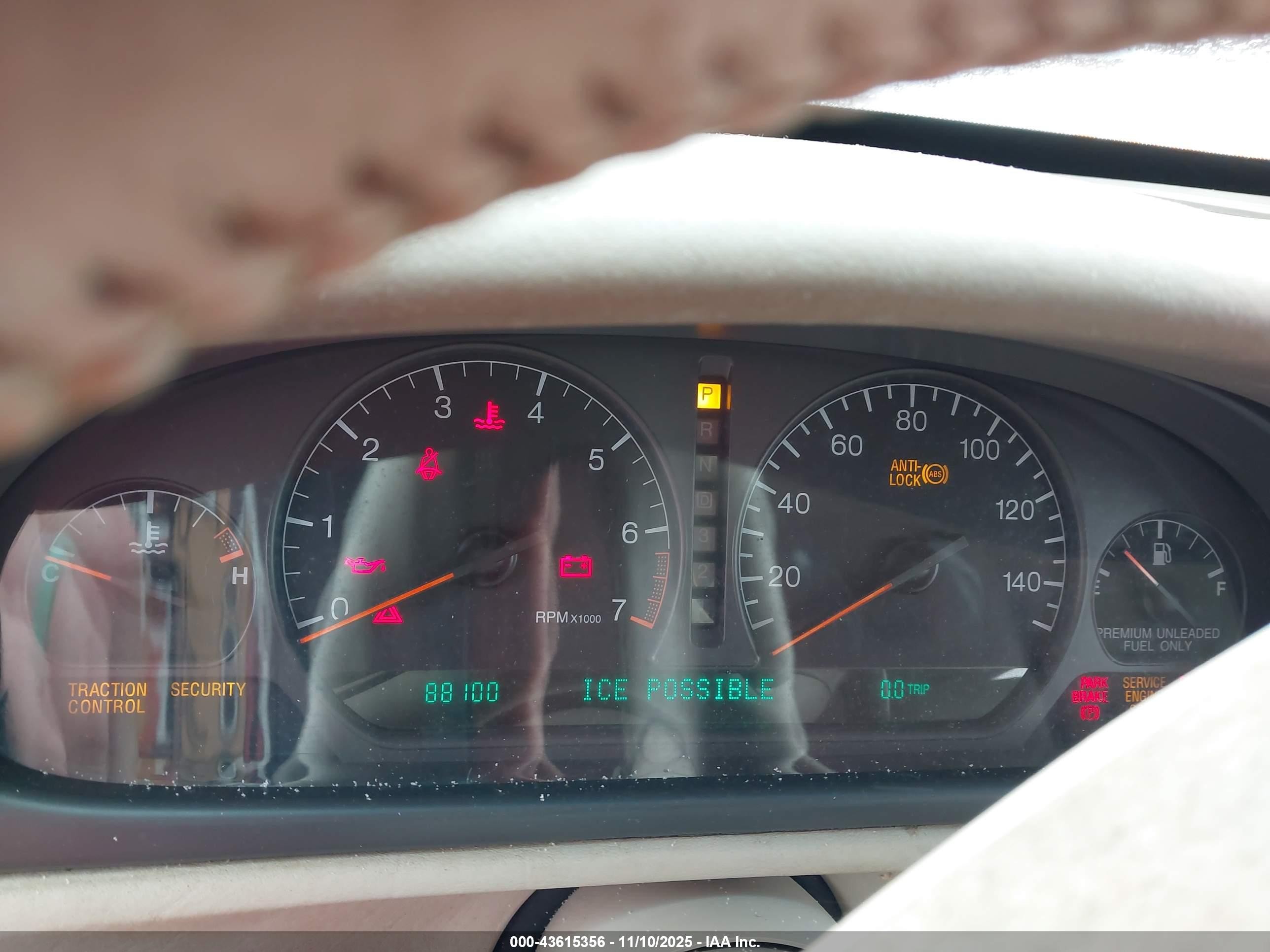 1997 Cadillac Deville Concours Silver vin: 1G6KF549XVU250121