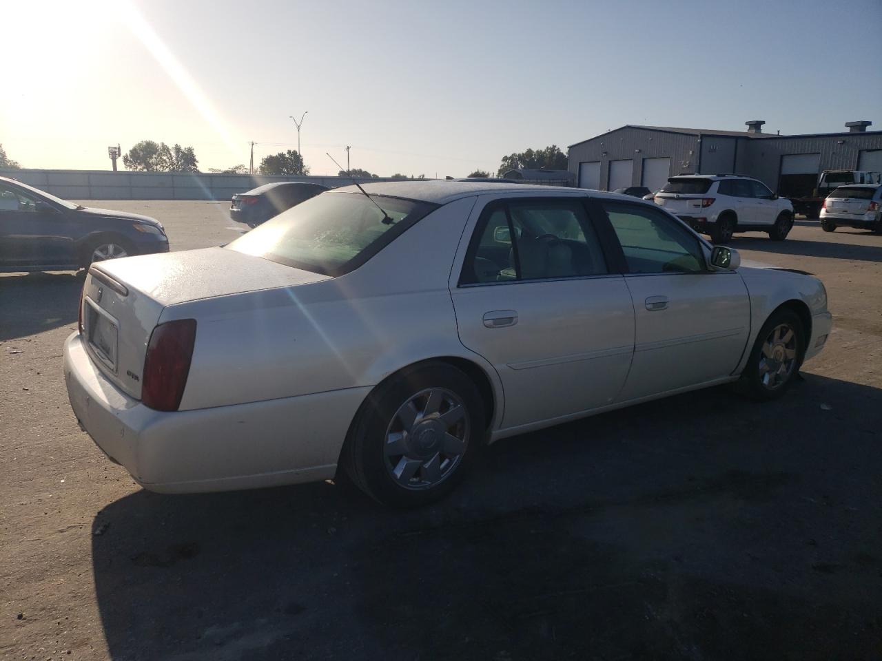 2002 Cadillac Deville Dts Кремовый vin: 1G6KF57912U133664