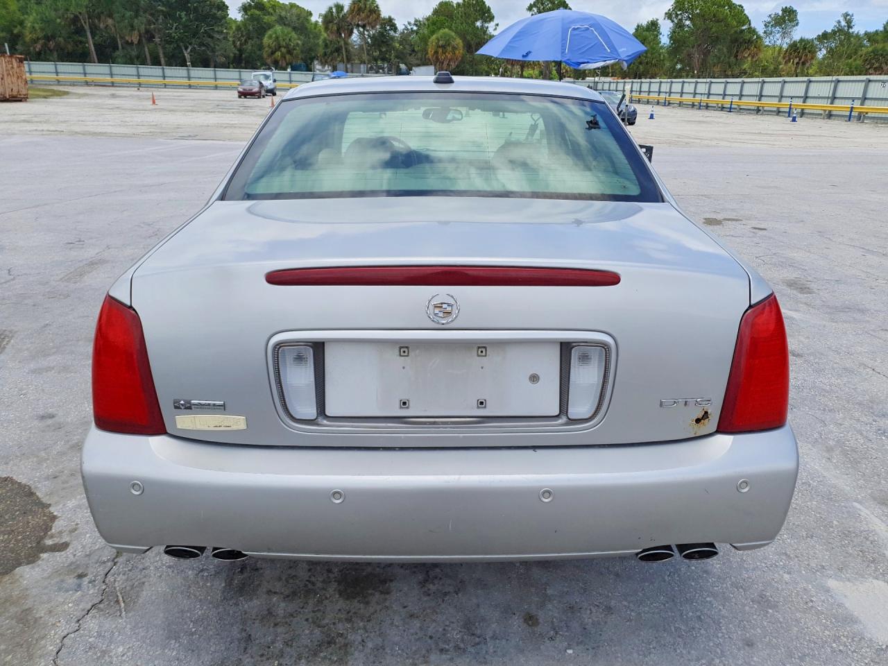 2004 Cadillac Deville Dts Silver vin: 1G6KF57924U202865