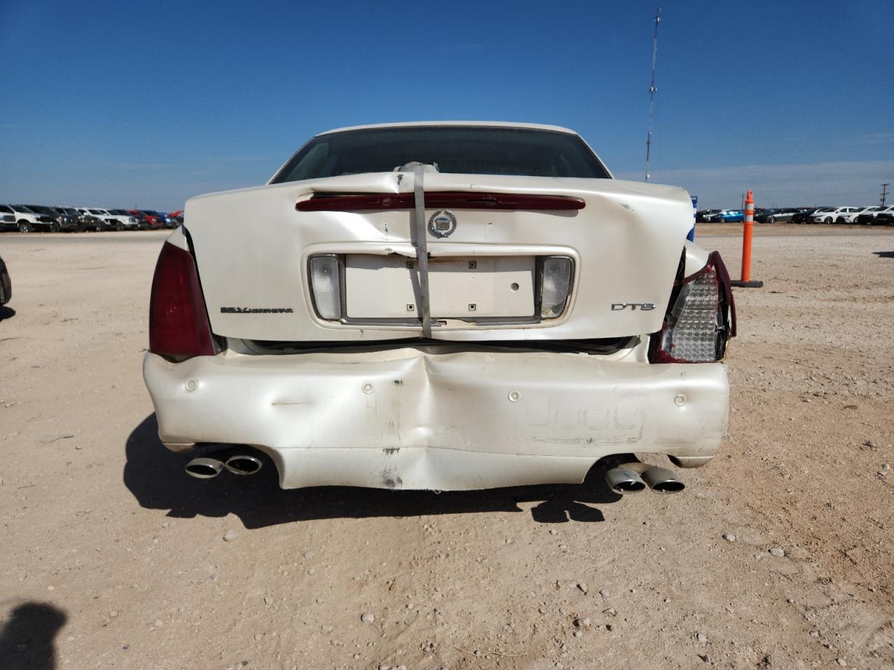 2000 Cadillac Deville Dts Кремовый vin: 1G6KF5794YU279081